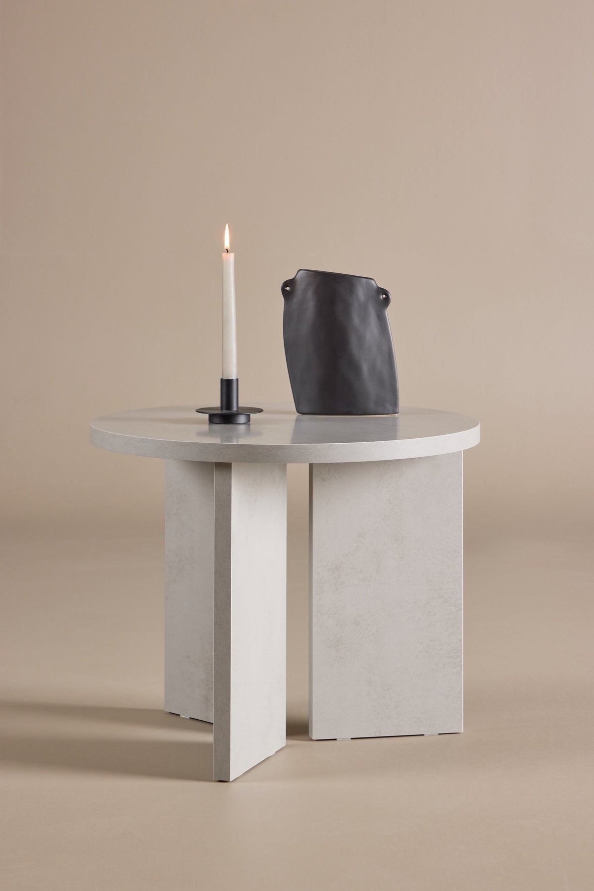 Söderhamn Couchtisch in Grau präsentiert im Onlineshop von KAQTU Design AG. Beistelltisch ist von Venture Home