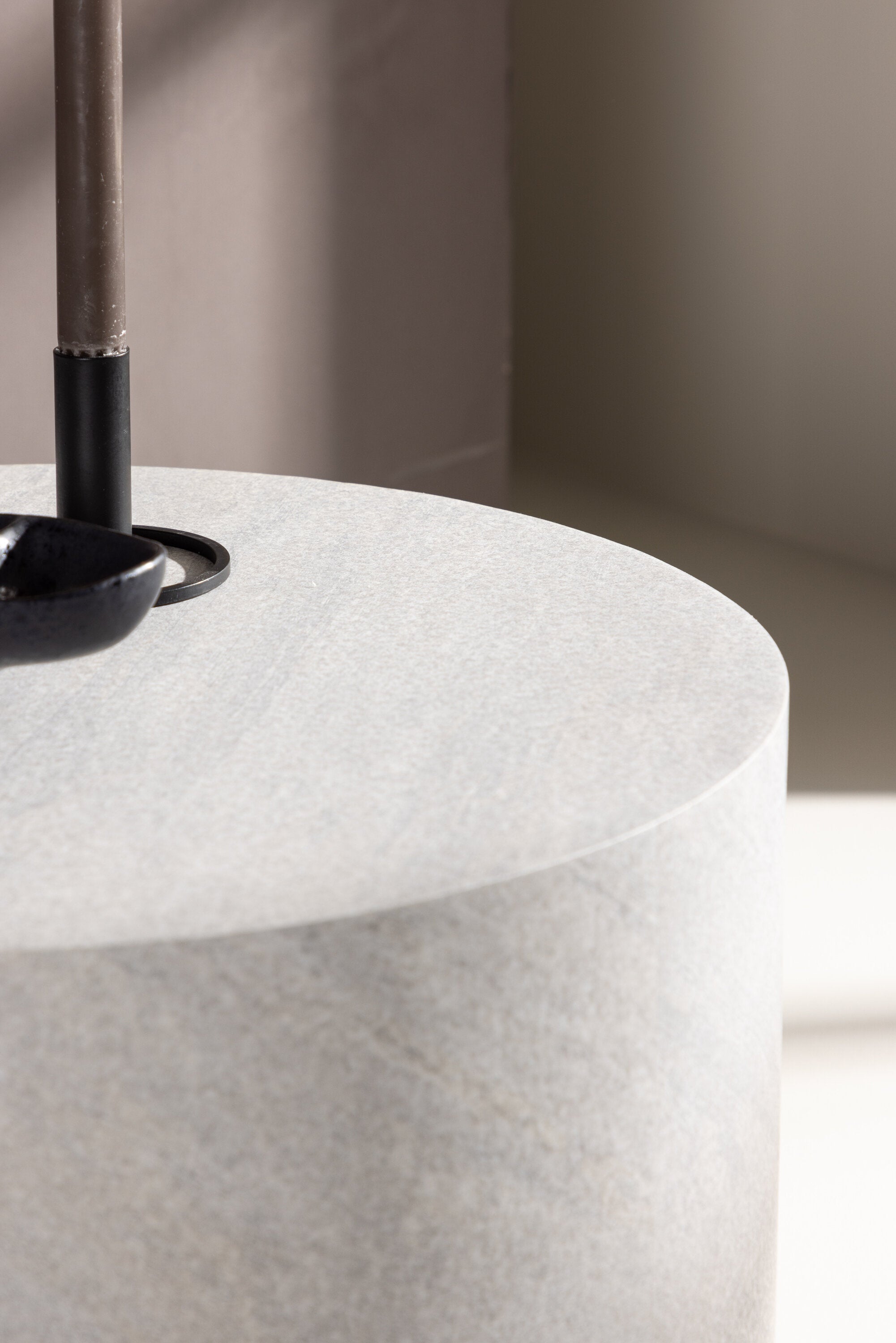 York Sofatisch in Grau präsentiert im Onlineshop von KAQTU Design AG. Beistelltisch ist von Venture Home