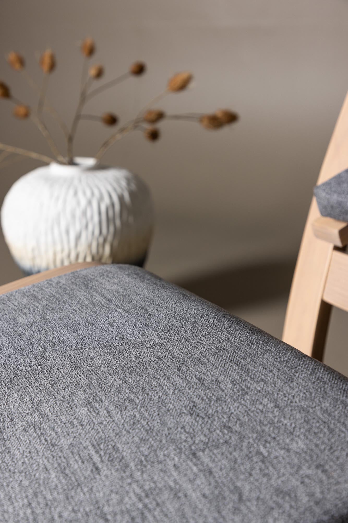 Grötö Lounge Stuhl: Stilvolle Entspannung für Ihr Wohnzimmer.