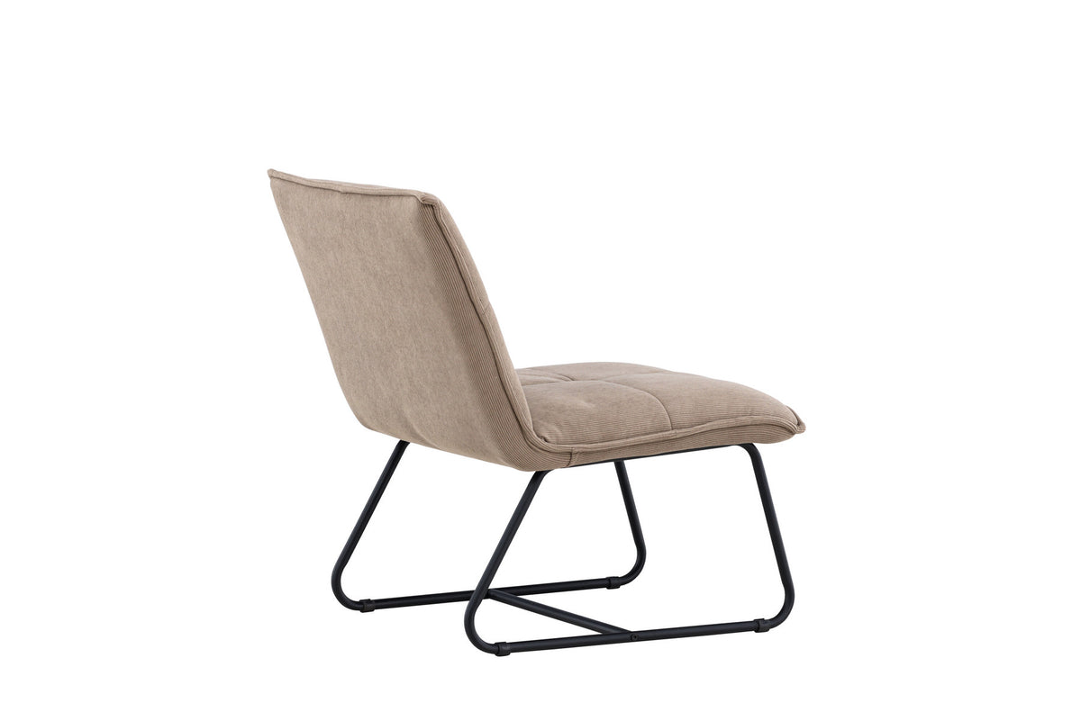 Madison Loungestuhl in Braun präsentiert im Onlineshop von KAQTU Design AG. Sessel ist von Venture Home