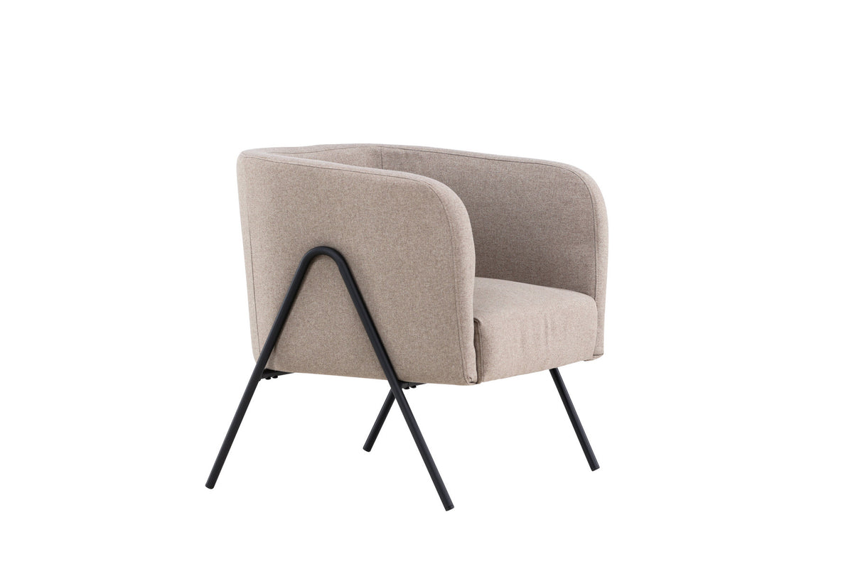 Rika Sessel in Beige präsentiert im Onlineshop von KAQTU Design AG. Sessel mit Armlehnen ist von Venture Home
