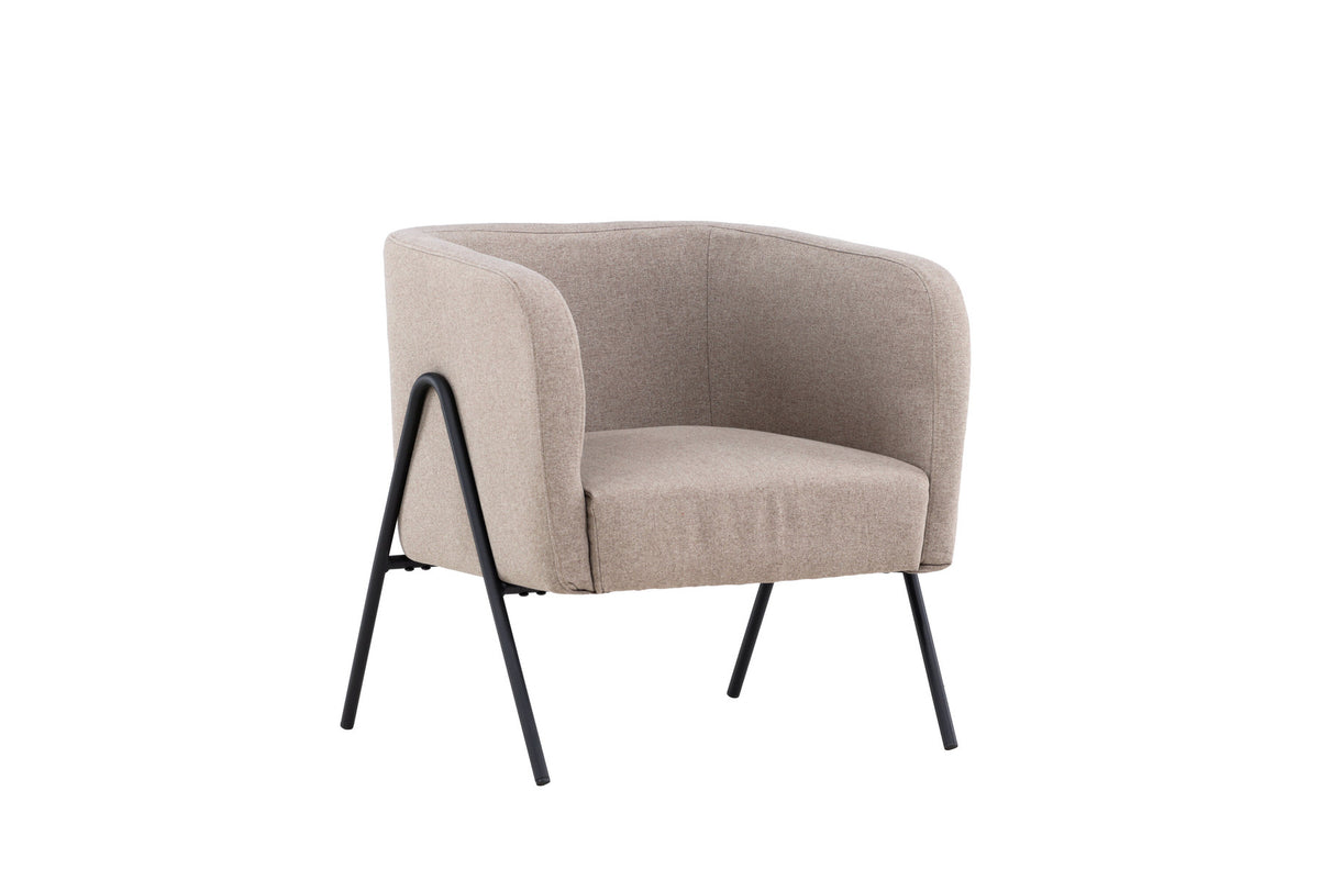 Rika Sessel in Beige präsentiert im Onlineshop von KAQTU Design AG. Sessel mit Armlehnen ist von Venture Home