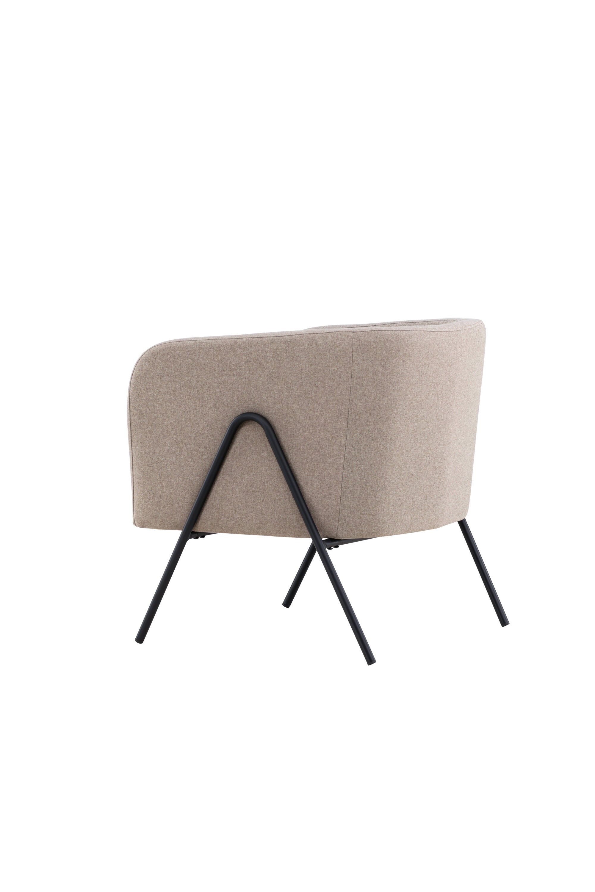Moderner Rika Sessel in zartem Beige, perfekt für gemütliche Ecken. Hochwertige Verarbeitung und zeitgemäße Ästhetik von Venture Home.