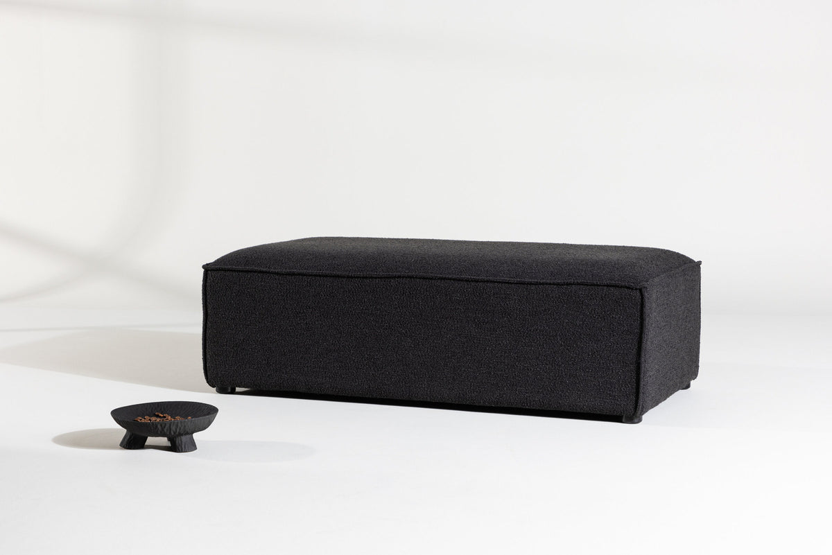 Gillholmen Pouf in Schwarz präsentiert im Onlineshop von KAQTU Design AG. Pouf ist von Vind