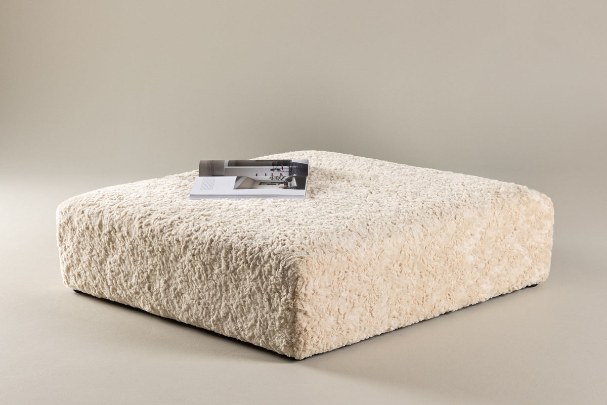Frankie Pouf in Beige/Schwarz präsentiert im Onlineshop von KAQTU Design AG. Pouf ist von Vind