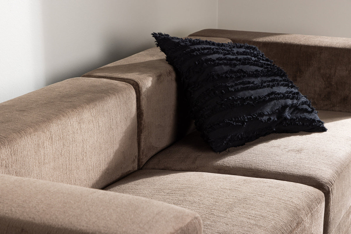 Lumi 3-Seat Sofa in Schwarz Braun präsentiert im Onlineshop von KAQTU Design AG. 3er Sofa ist von Venture Home