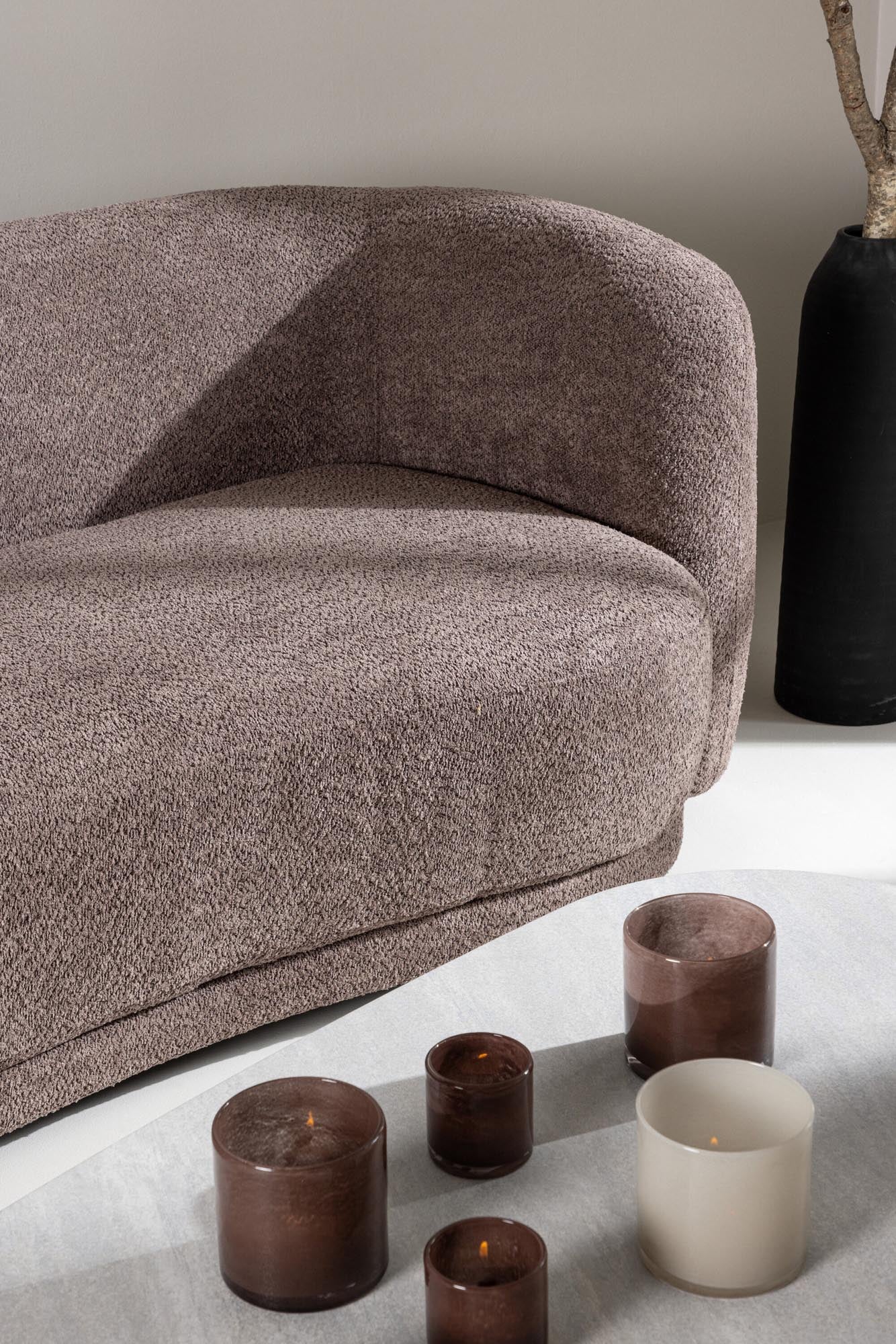 Cielo Sofa: Zeitlose Ästhetik und luxuriöser Komfort vereint.