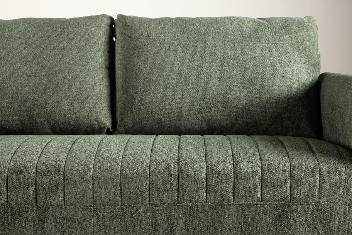 Indigo 2-Seat Sofa in Schwarz Grün präsentiert im Onlineshop von KAQTU Design AG. 2er Sofa ist von Venture Home