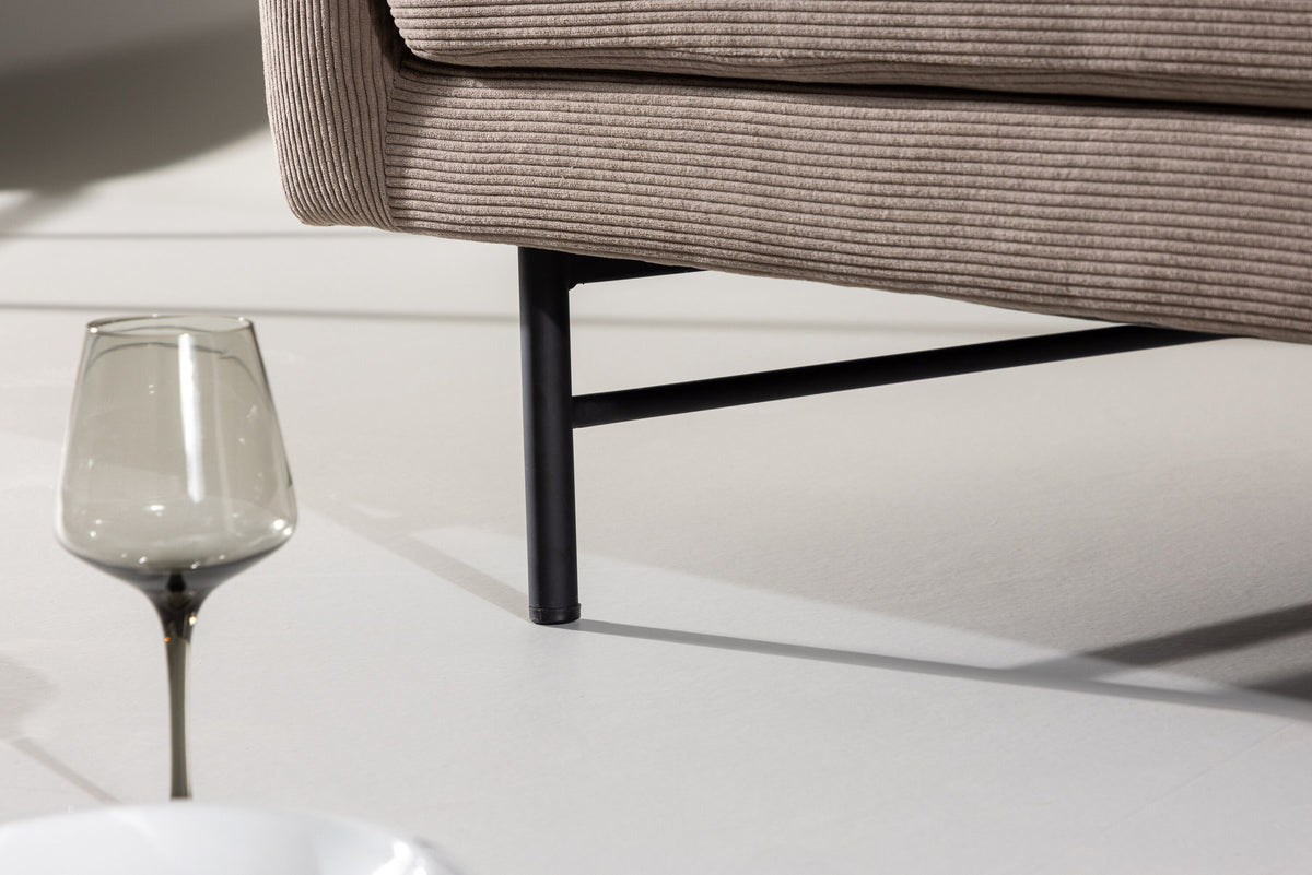 Sky 3-Seat Sofa in Braun präsentiert im Onlineshop von KAQTU Design AG. 3er Sofa ist von Venture Home