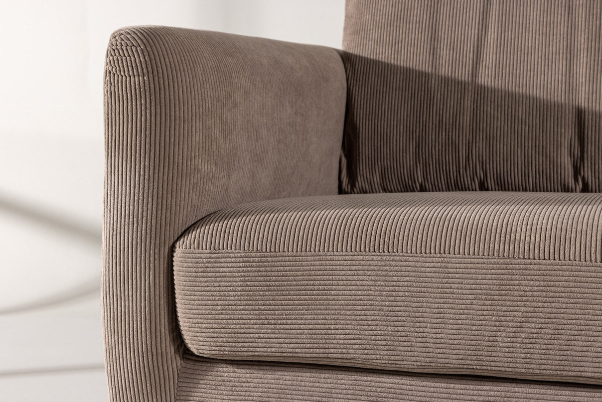 Sky 3-Seat Sofa in Braun präsentiert im Onlineshop von KAQTU Design AG. 3er Sofa ist von Venture Home