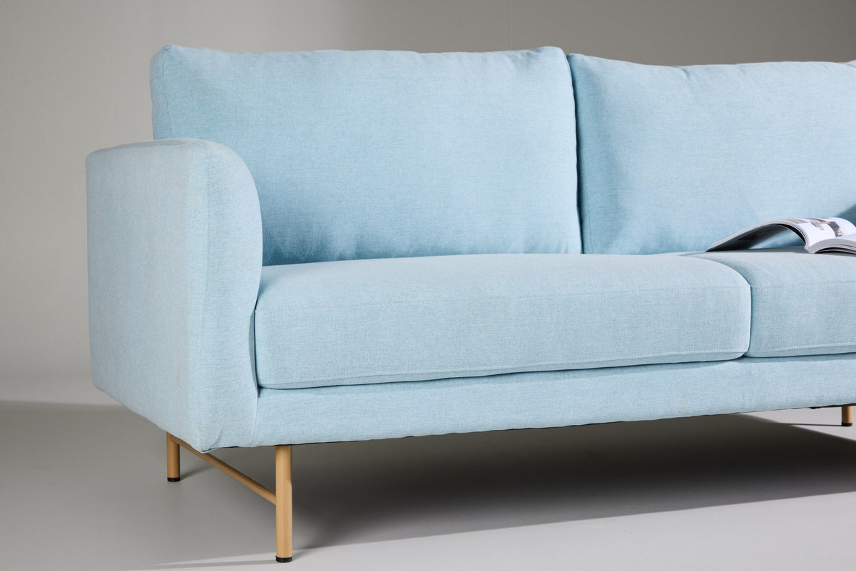 Sky 3-Sitzer Sofa in Blue präsentiert im Onlineshop von KAQTU Design AG. 3er Sofa ist von Venture Home
