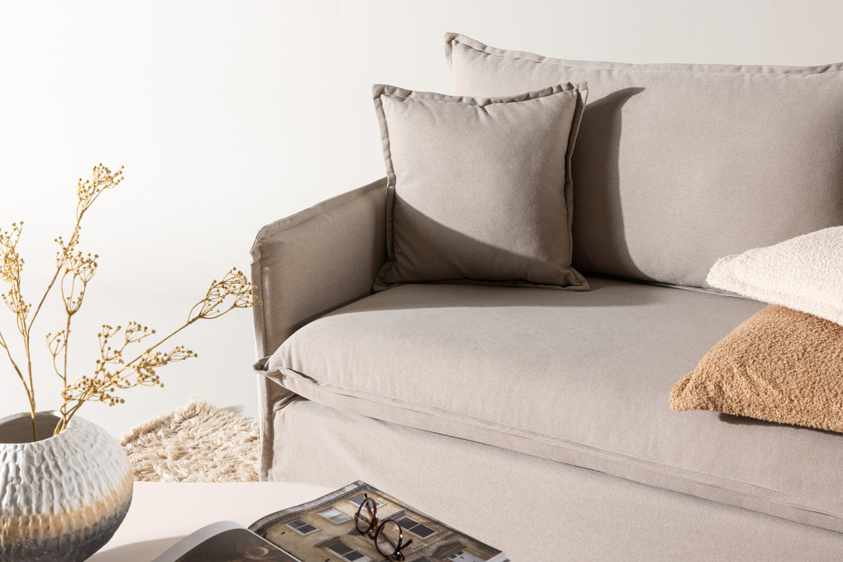 Nova 3-Seat Sofa in Schwarz Braun präsentiert im Onlineshop von KAQTU Design AG. 3er Sofa ist von Venture Home