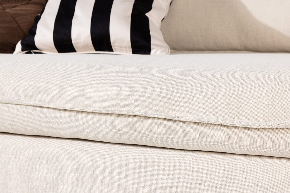 Nova 4-Seat Sofa in Beige präsentiert im Onlineshop von KAQTU Design AG. 4er Sofa ist von Venture Home
