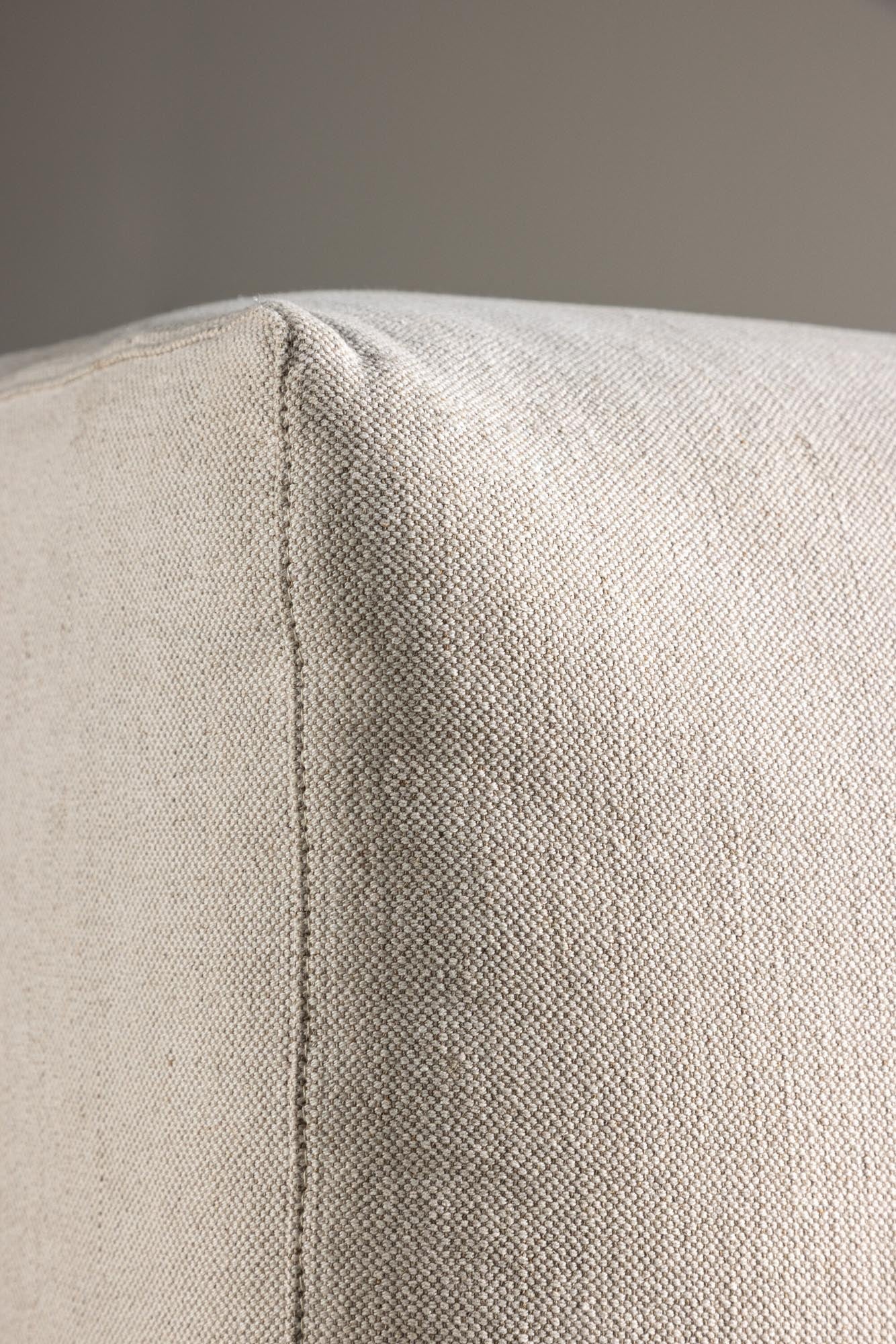 Mavi Sofa Module von Vind: Eleganz trifft auf flexible Raumgestaltung.