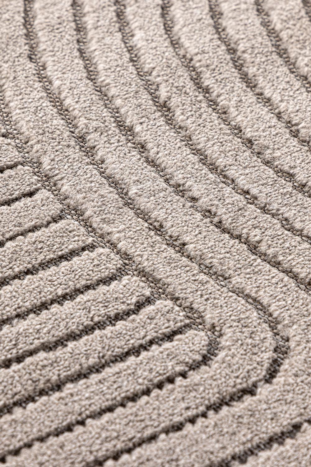 Vince Teppich in Braun präsentiert im Onlineshop von KAQTU Design AG. Teppich ist von Venture Home