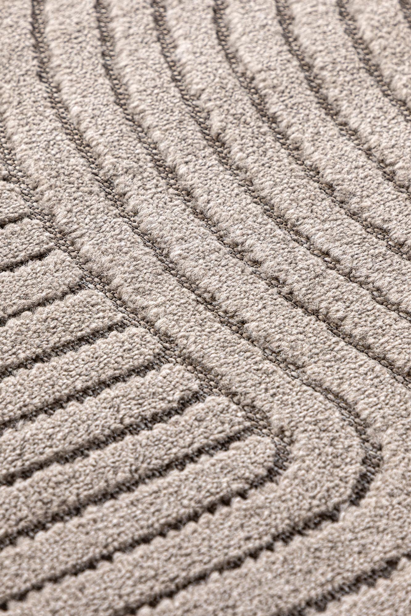 Vince Teppich in Braun präsentiert im Onlineshop von KAQTU Design AG. Teppich ist von Venture Home