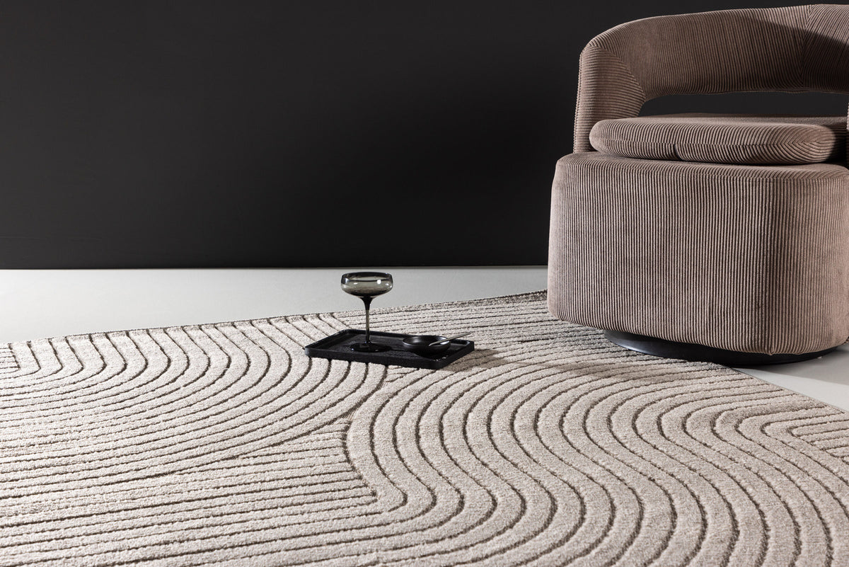 Vince Teppich in Braun präsentiert im Onlineshop von KAQTU Design AG. Teppich ist von Venture Home