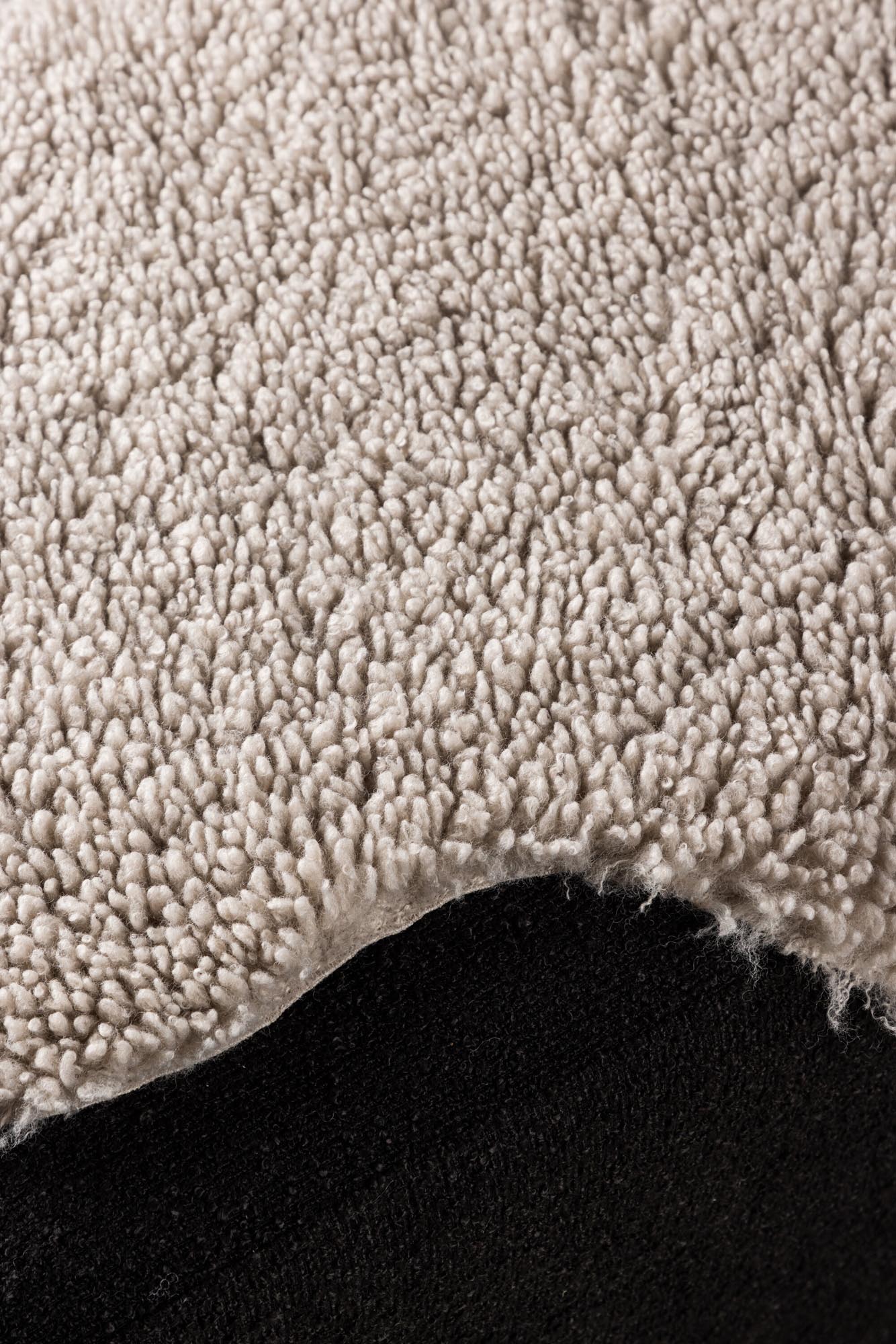 Katy Throw: Stilvolle Gemütlichkeit von Venture Home, 90x60 cm.