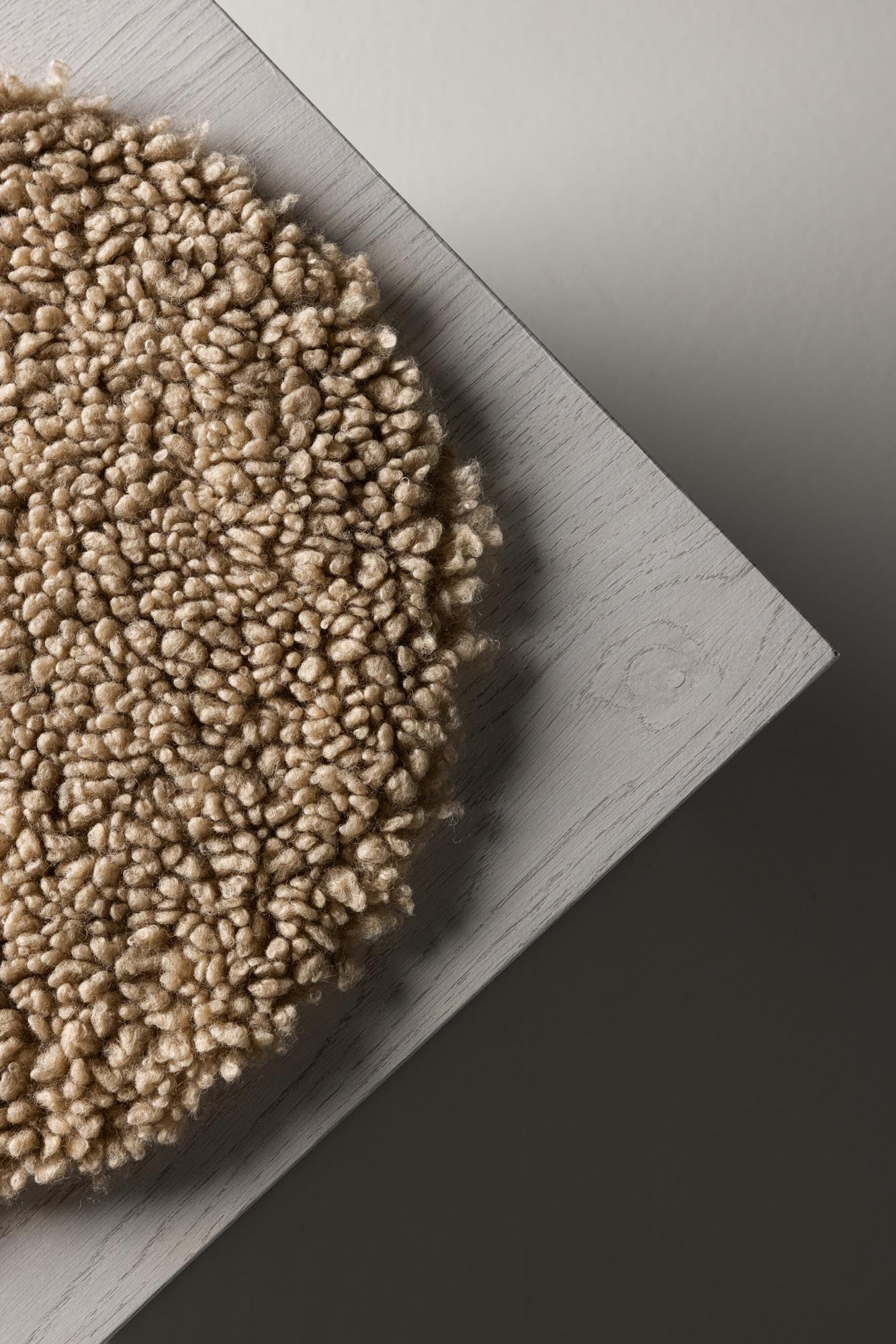 Katy Cushion Stuhl: Eleganz und Komfort für zeitgemässe Wohnräume.