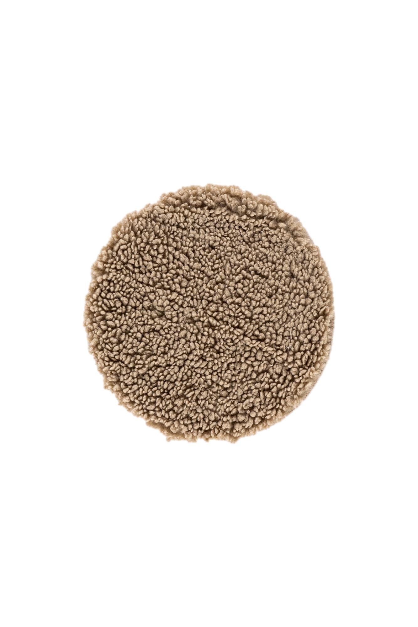 Katy Cushion Stuhl: Modernes Design trifft auf bequemen Sitzkomfort.