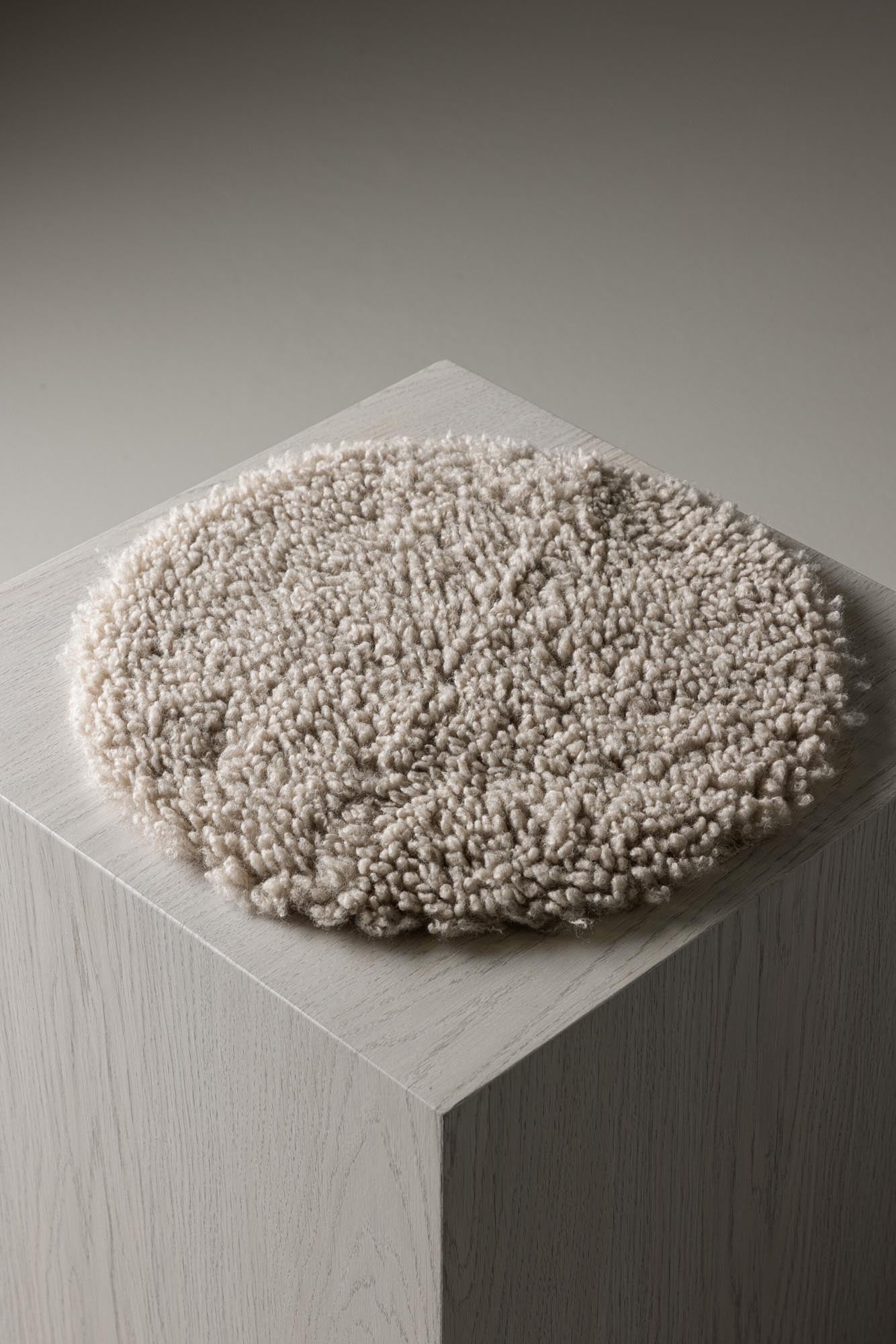 Katy Cushion Stuhl: Modernes Design trifft auf bequemen Sitzkomfort.