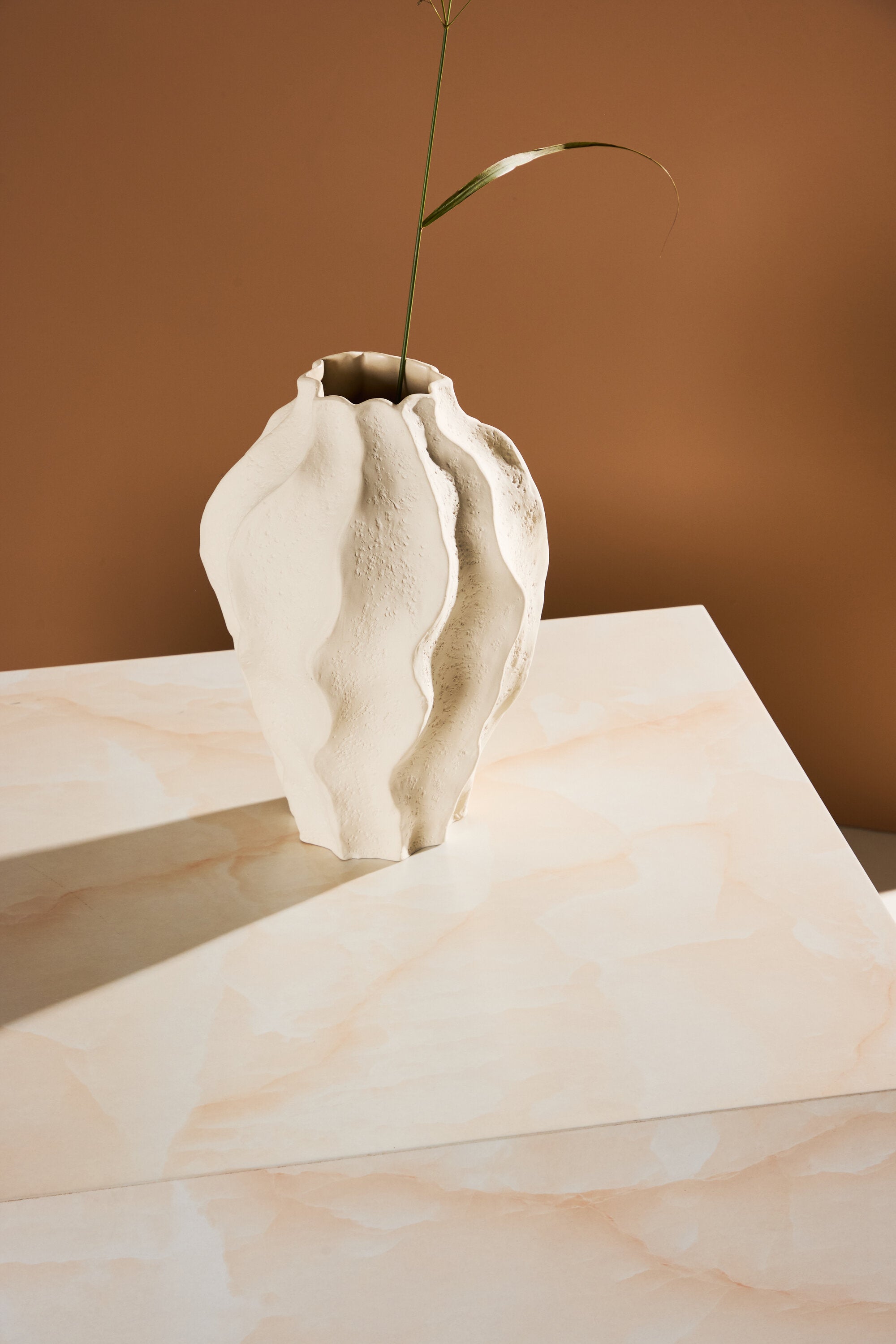 York Sofatisch in Gelb präsentiert im Onlineshop von KAQTU Design AG. Beistelltisch ist von Venture Home