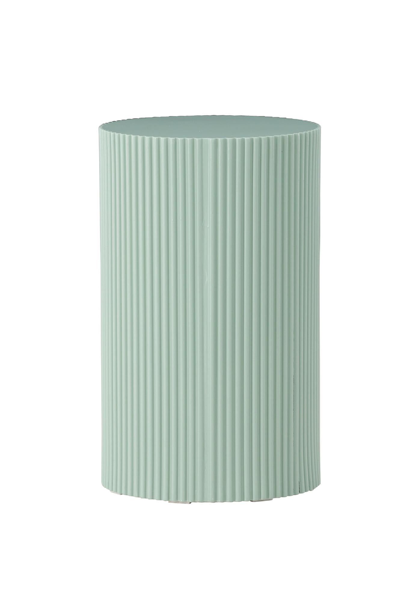 Entdecken Sie den eleganten Lenox Beistelltisch von Venture Home in strahlendem Gelb. Ideal für jeden Raum, vereint er Stil und Funktion.