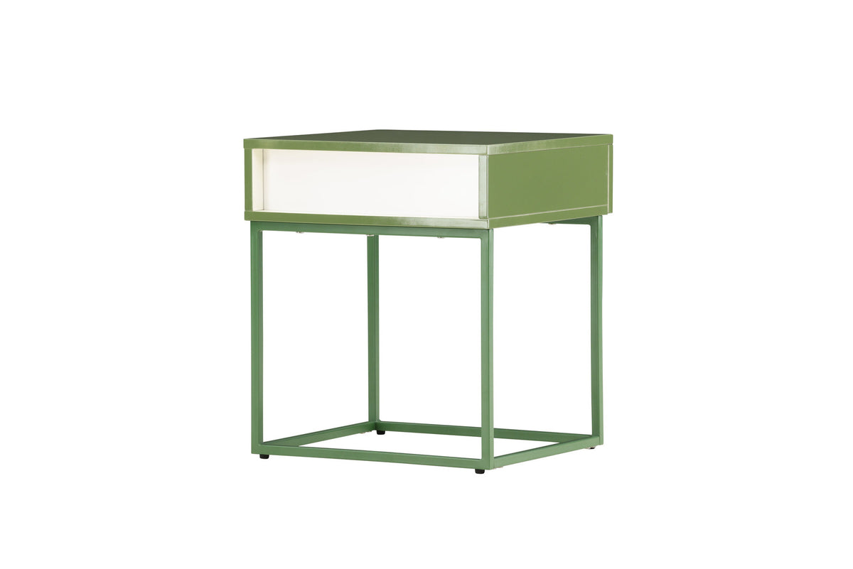Bakal Nachttisch in Grün präsentiert im Onlineshop von KAQTU Design AG. Beistelltisch ist von Venture Home