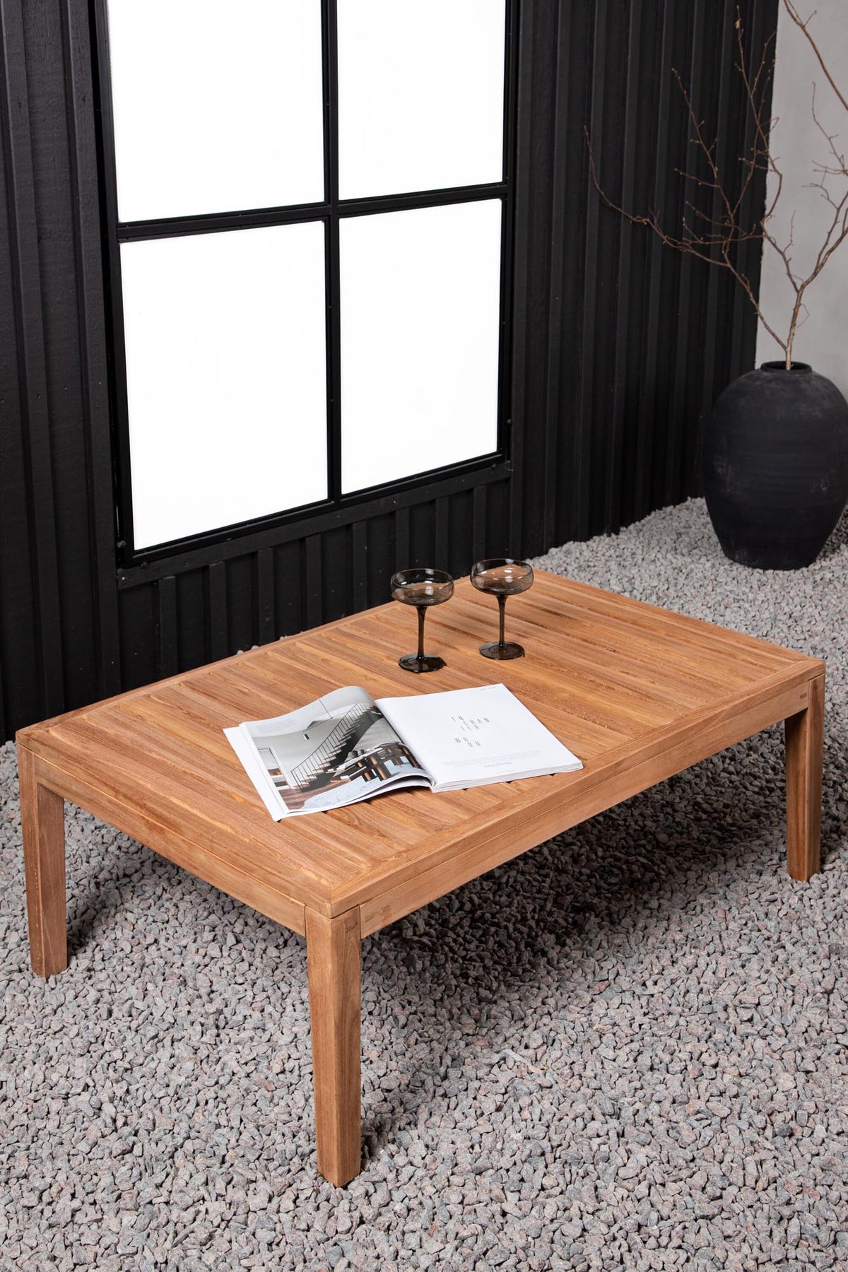 Amlan Sofatisch in Natur präsentiert im Onlineshop von KAQTU Design AG. Beistelltisch Outdoor ist von Venture Home