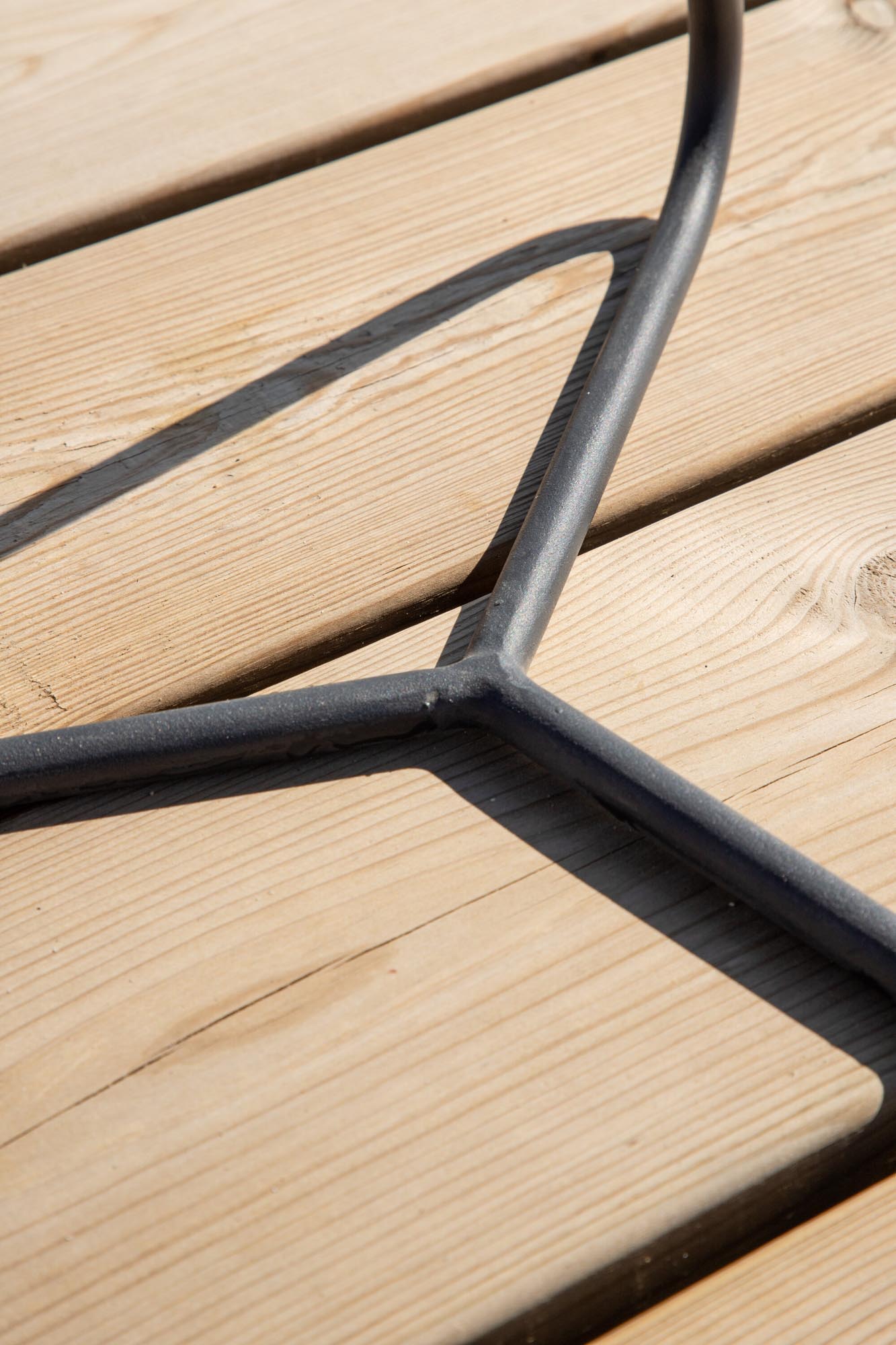 Pamplona Beistelltisch: Modernes Design für jeden Wohnstil.