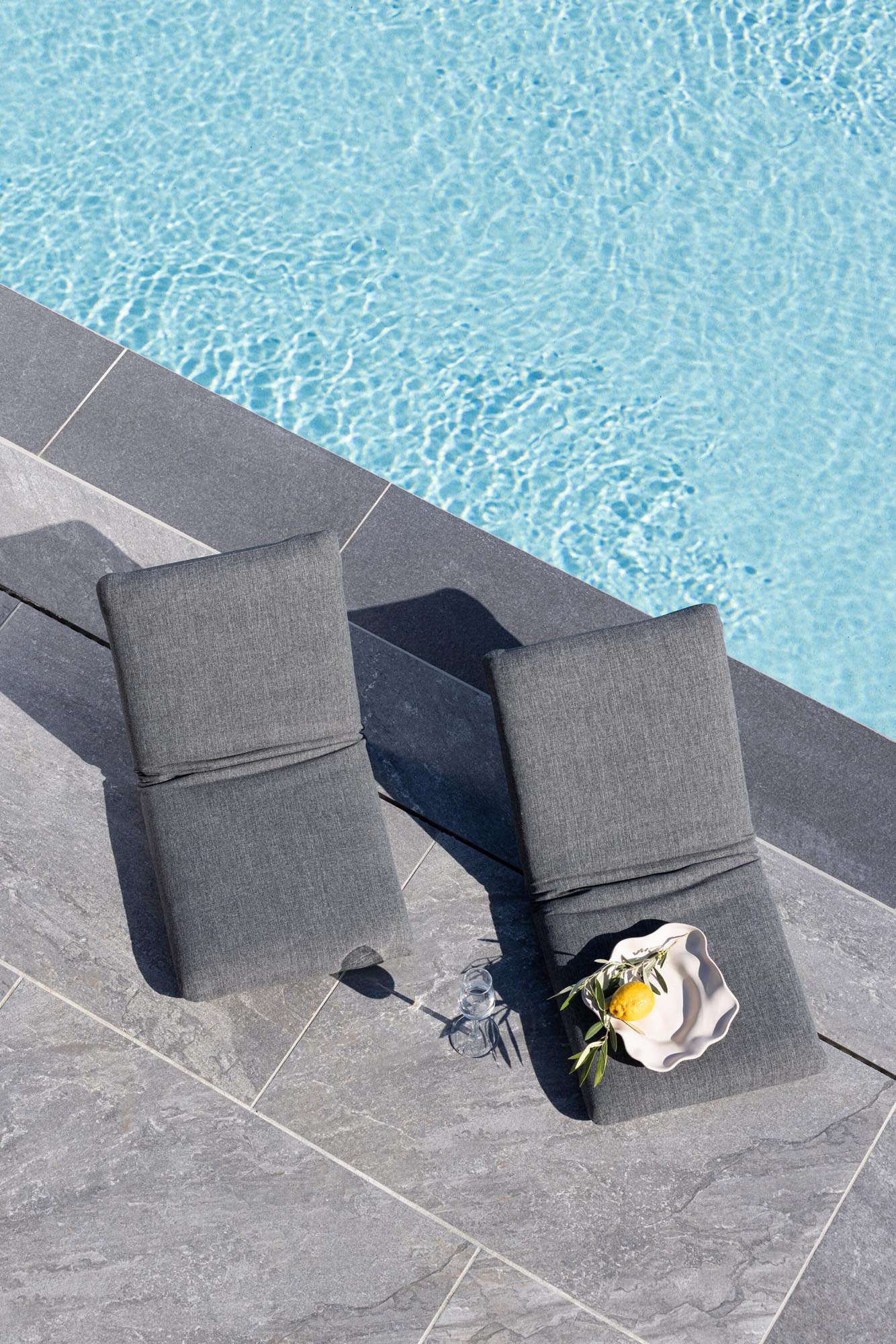 Elegante Trond Sonnenliege: Perfekte Entspannung im Freien geniessen.