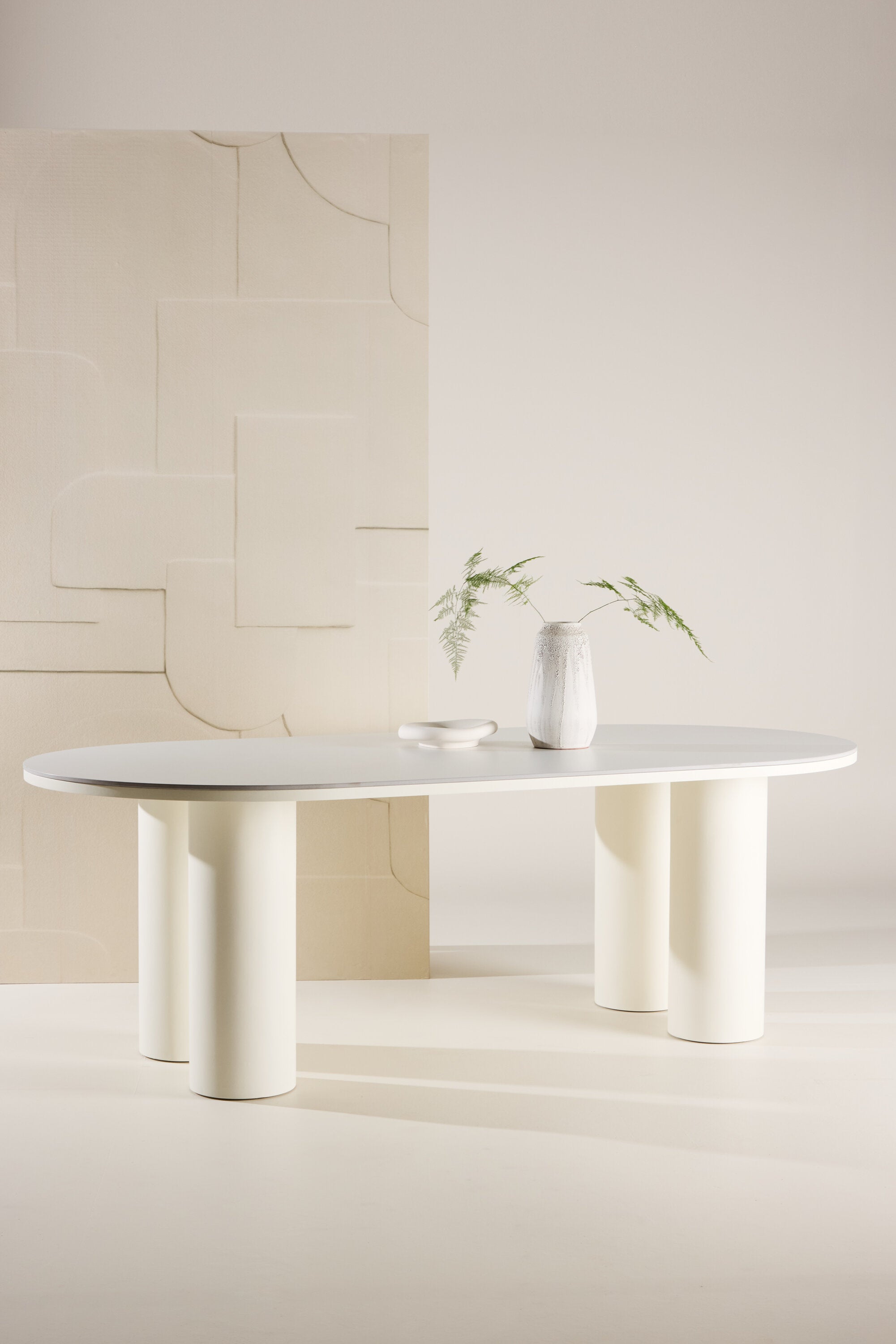 Havstenssund Esstisch 110x220 in Sintered Stone präsentiert im Onlineshop von KAQTU Design AG. Esstisch ist von Vind