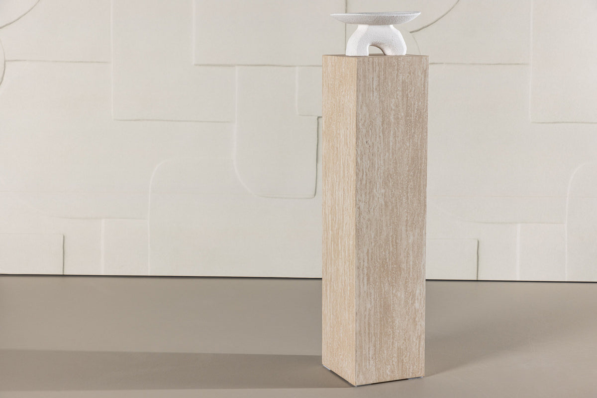 Ramsvik Sockel in Travertine look präsentiert im Onlineshop von KAQTU Design AG. Beistelltisch ist von Vind