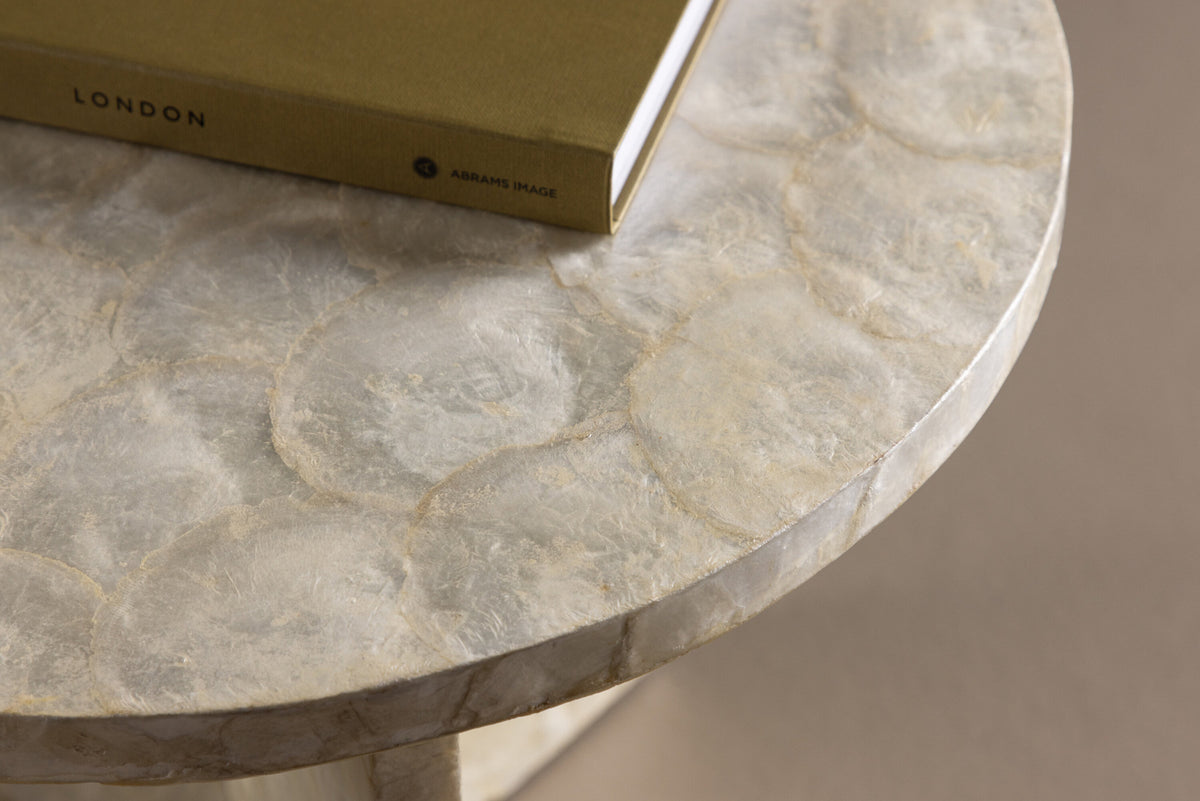 Smögen Sofatisch in Capiz / Natural präsentiert im Onlineshop von KAQTU Design AG. Beistelltisch ist von Vind