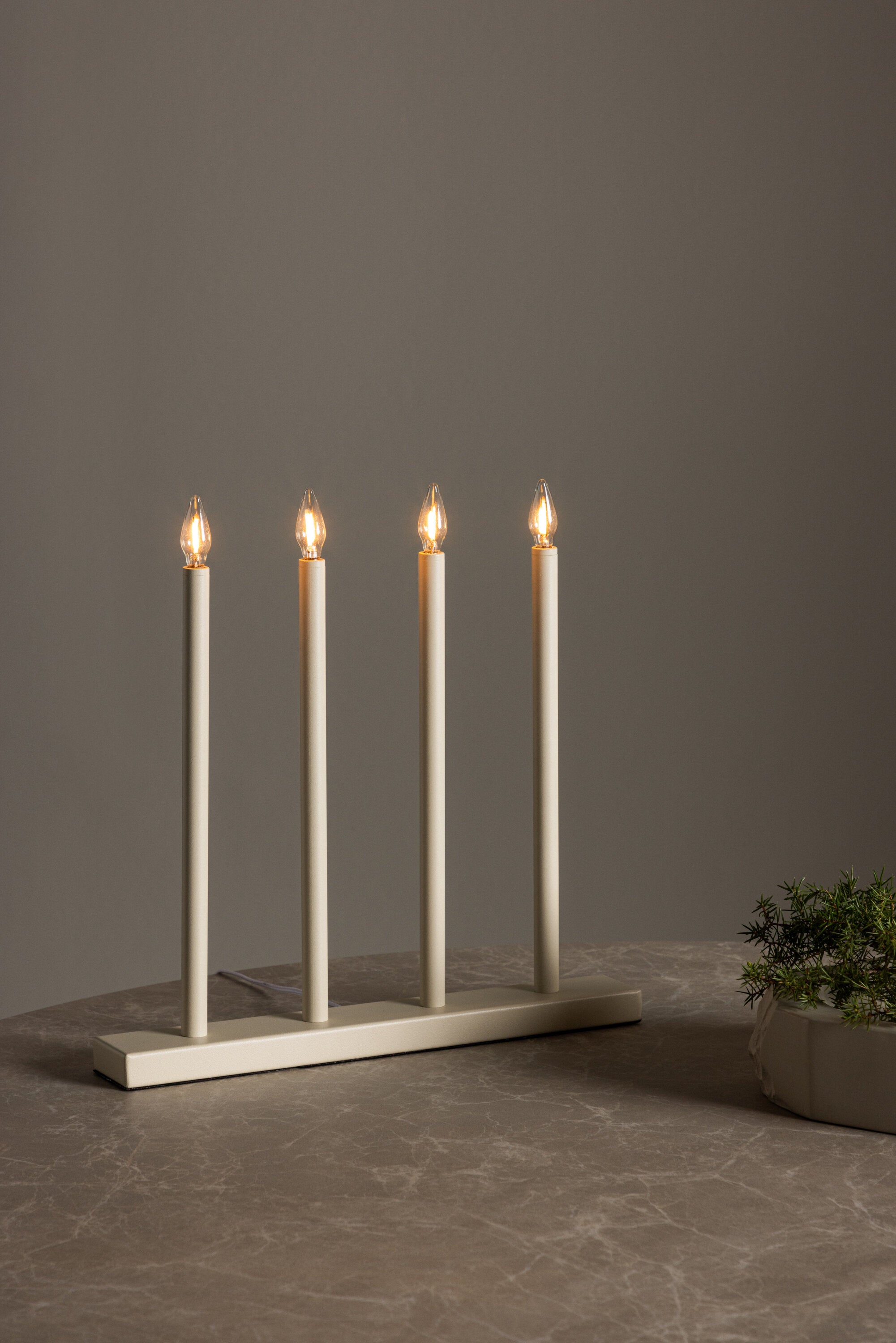 Lofsdalen Tischleuchte in Beige präsentiert im Onlineshop von KAQTU Design AG. Tischleuchte ist von Venture Home