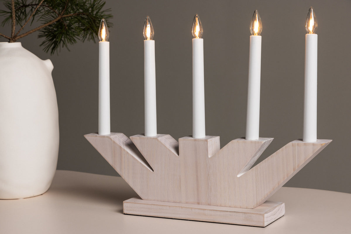 Verbier Tischleuchte in Whitewash/Pine präsentiert im Onlineshop von KAQTU Design AG. Tischleuchte ist von Venture Home