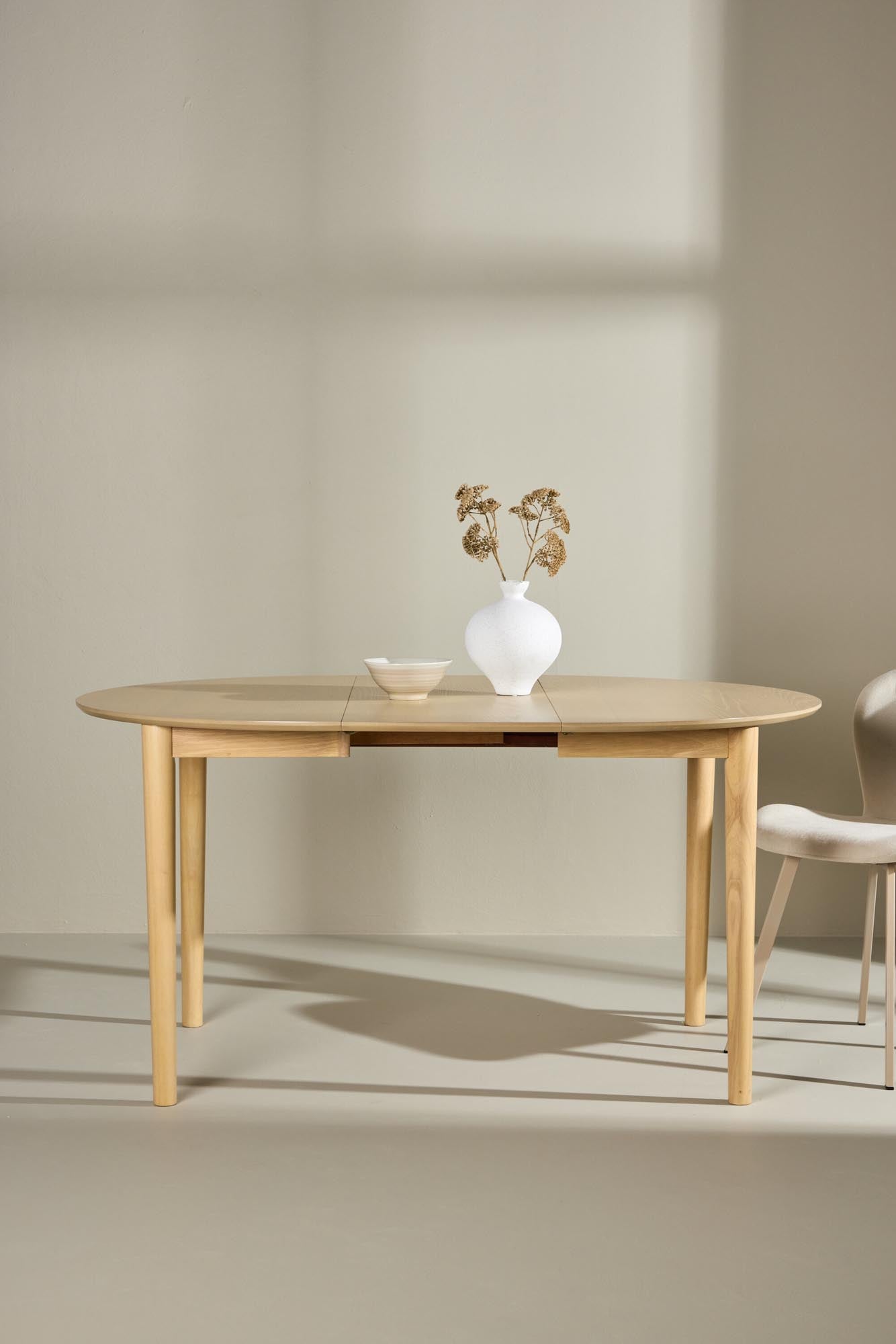 Eleganter runder Esstisch Gilda von Venture Home, perfekt für moderne Esszimmer, mit hochwertigem Design und zeitloser Ästhetik.