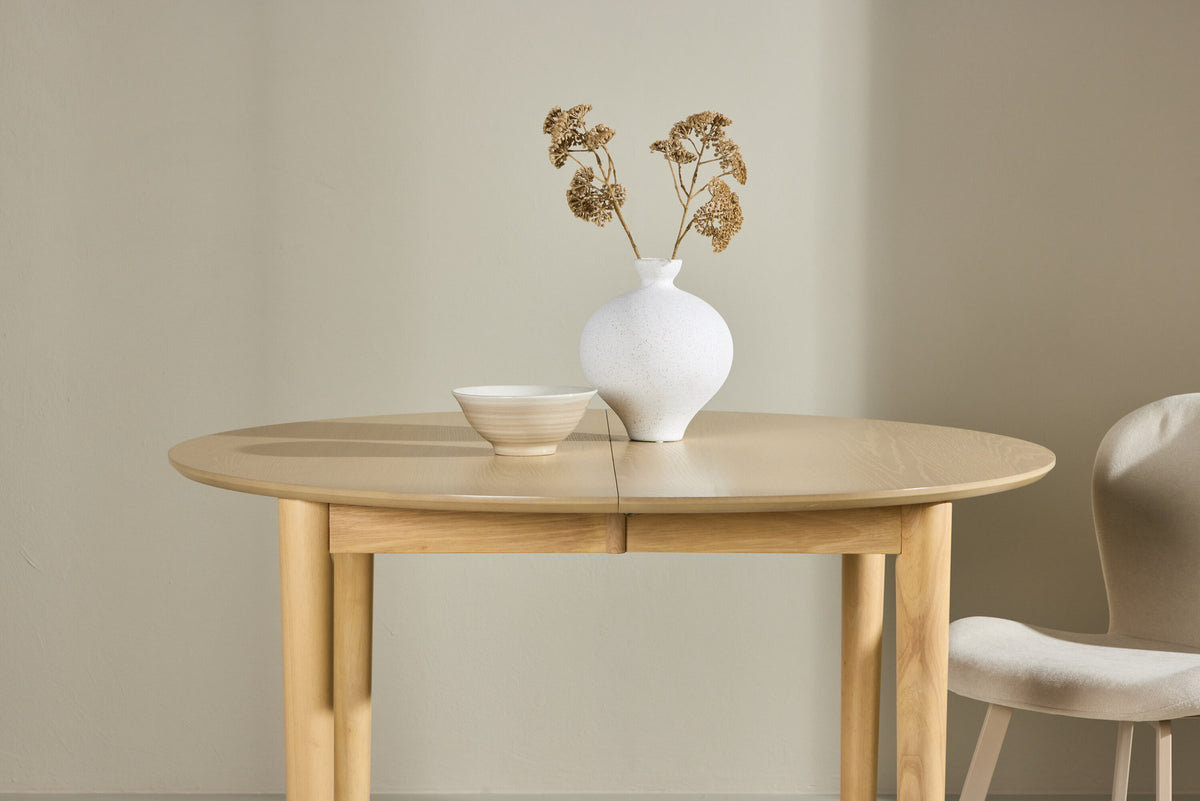 Gilda runder Esstisch in Whitewash präsentiert im Onlineshop von KAQTU Design AG. Esstisch ist von Venture Home