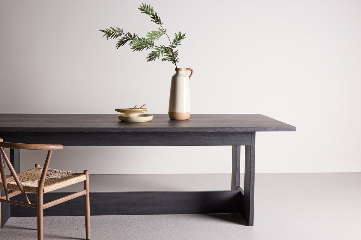 Esstisch Milly in Schwarz präsentiert im Onlineshop von KAQTU Design AG. Esstisch ist von Venture Home