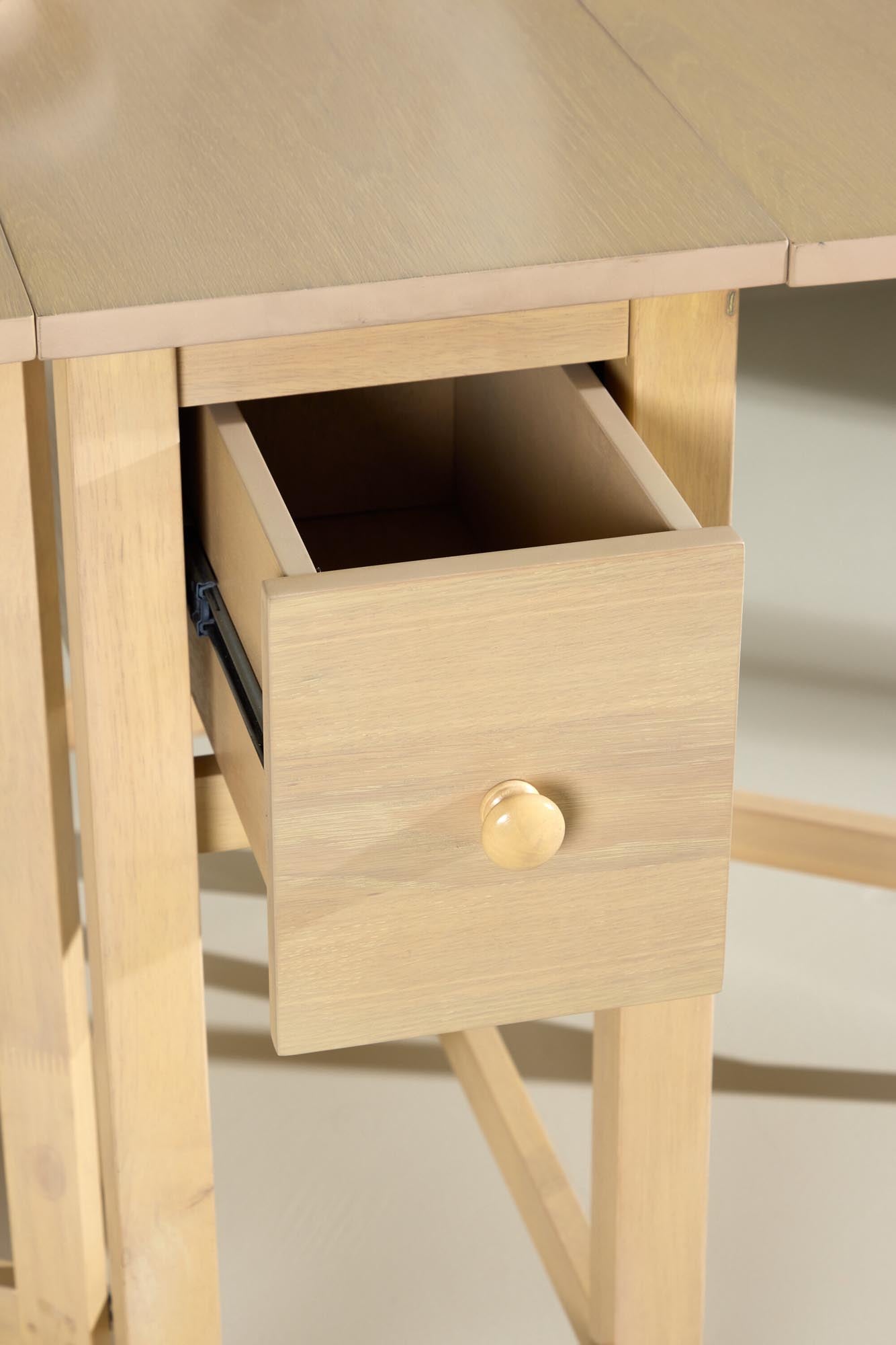 Edward Esstisch von Venture Home, rechteckig, modern, ideal für Esszimmer, funktional und stilvoll, zeitloses Design.