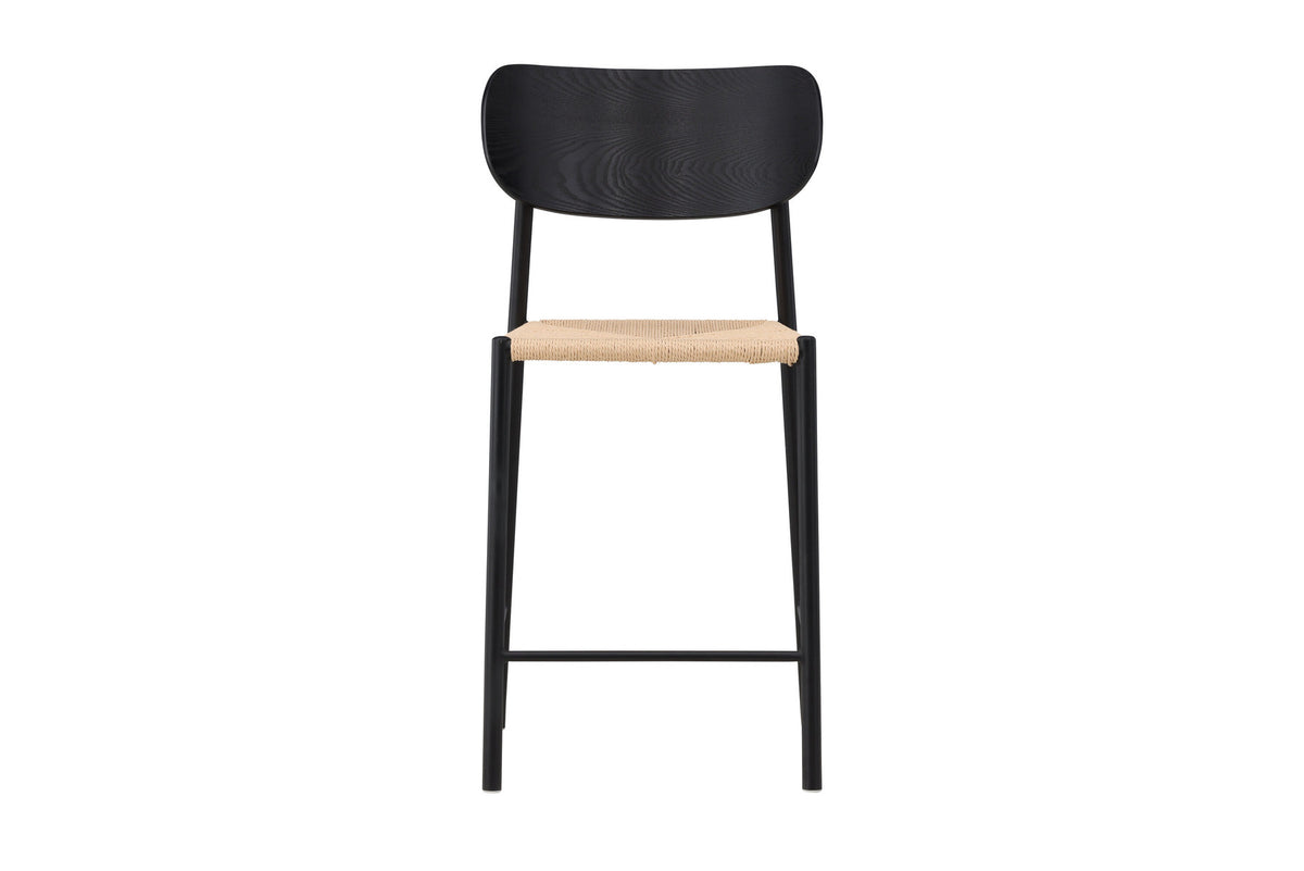 Polly Barstuhl von Venture Home mit schwarzem Stahlgestell und rundem Sitz aus Rattan in Beige, hohe Bauform für Theken und Bars.