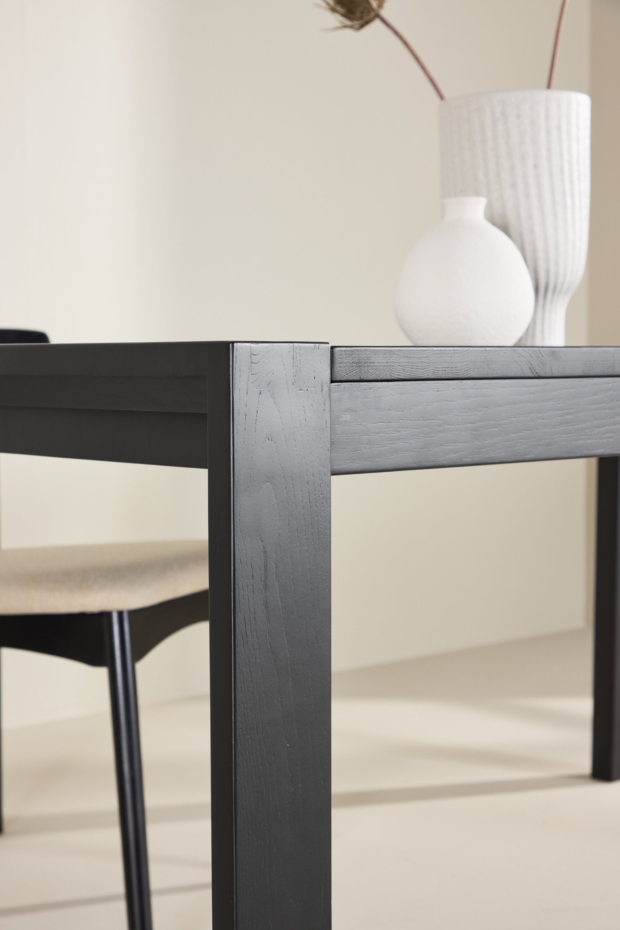 Slider Rechteckiger Esstisch in Schwarz präsentiert im Onlineshop von KAQTU Design AG. Gartentisch ist von Vind