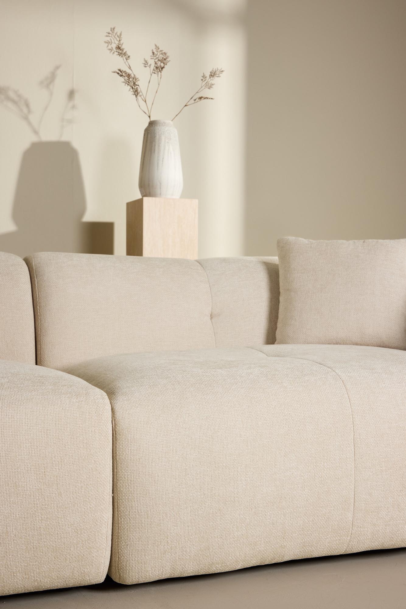 Das Positano Ecksofa von Vind kombiniert stilvolles Design mit hohem Komfort, perfekt für moderne und gemütliche Wohnbereiche.