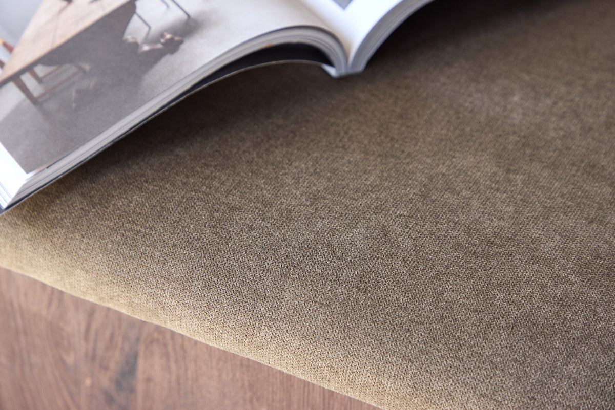 Todd Ottoman in Braun präsentiert im Onlineshop von KAQTU Design AG. Ottoman ist von Venture Home