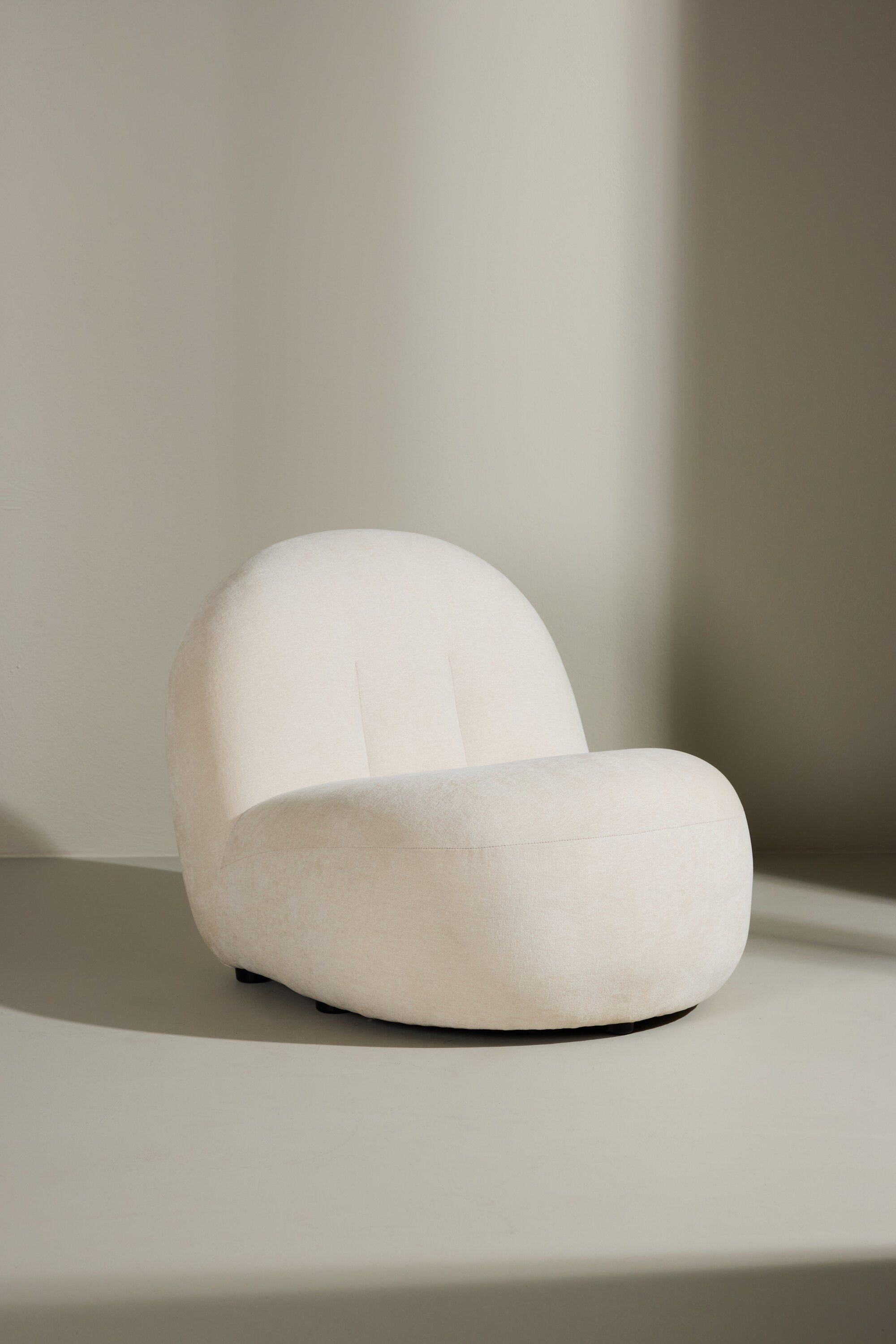 Omaha Sessel in Beige präsentiert im Onlineshop von KAQTU Design AG. Sessel ist von Venture Home