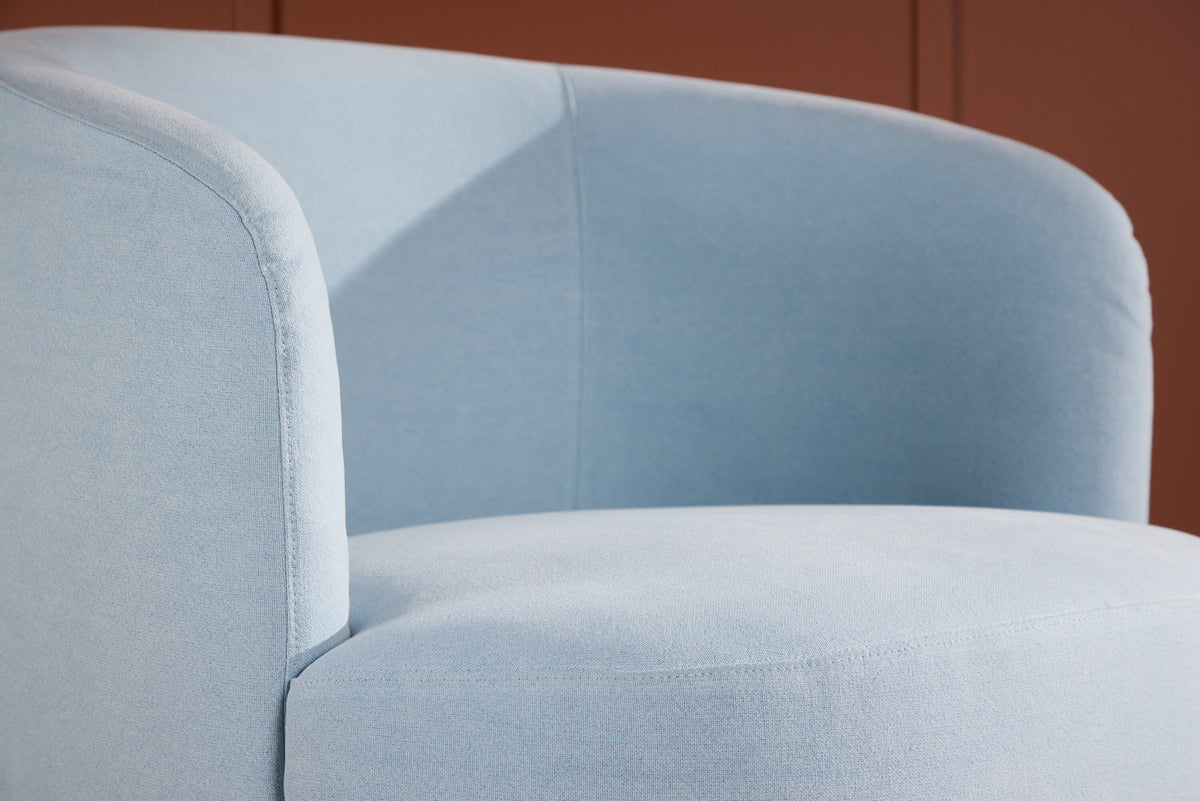 Bobbo Sessel in Blue präsentiert im Onlineshop von KAQTU Design AG. Sessel mit Armlehnen ist von Venture Home