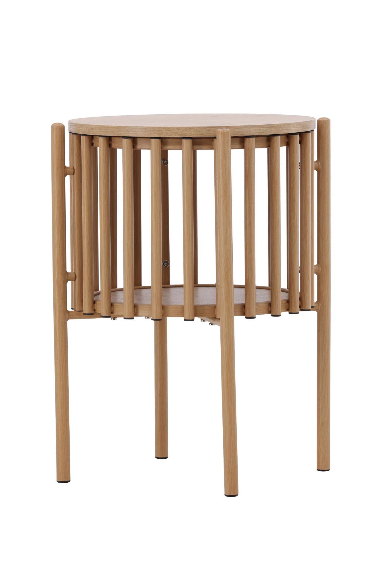 Entdecken Sie den Rubbo Beistelltisch von Venture Home – ein skandinavisches Designhighlight, das Eleganz und Funktionalität vereint.