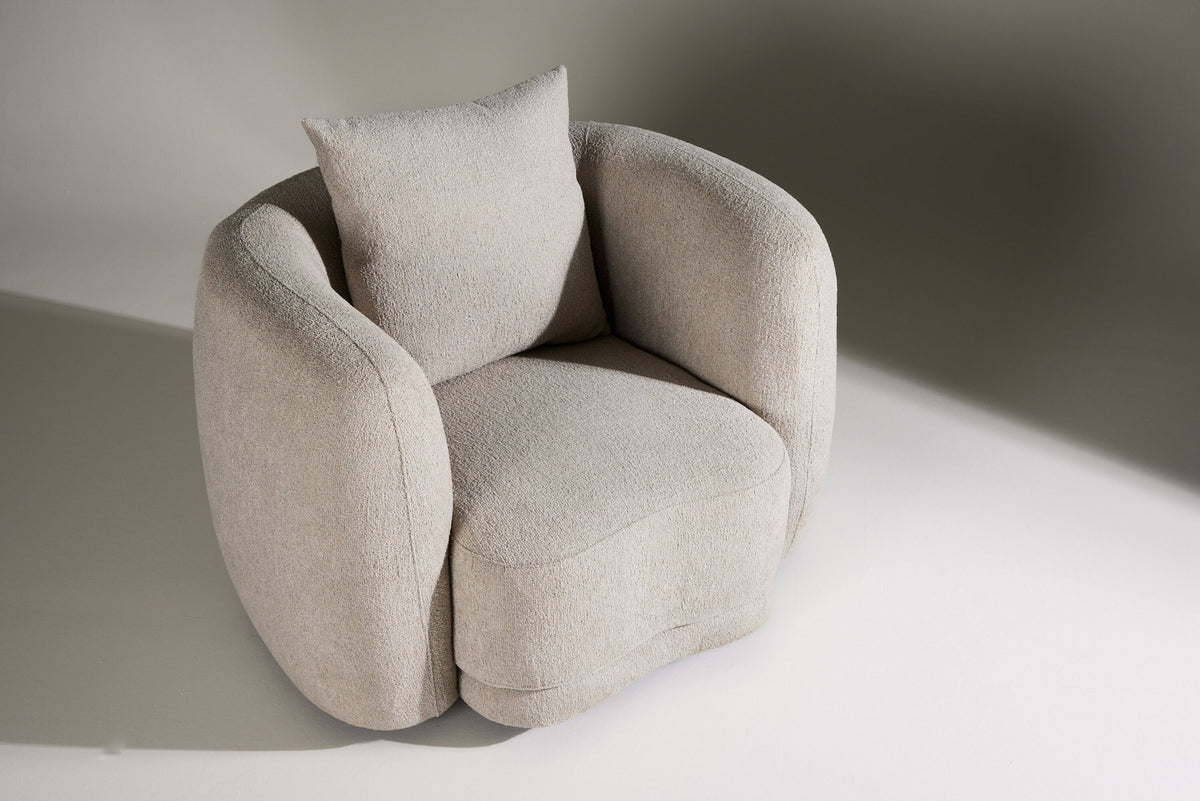 Cielo Sessel in Beige präsentiert im Onlineshop von KAQTU Design AG. Sessel mit Armlehnen ist von Venture Home