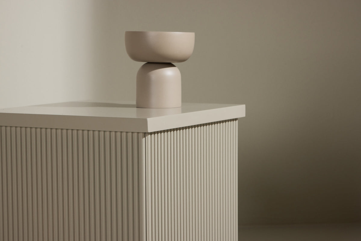 Lenox Beistelltisch in Beige präsentiert im Onlineshop von KAQTU Design AG. Beistelltisch ist von Venture Home