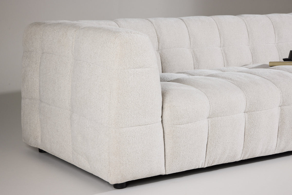 Malou 3-Sitzer Sofa in Beige präsentiert im Onlineshop von KAQTU Design AG. 3er Sofa ist von Venture Home